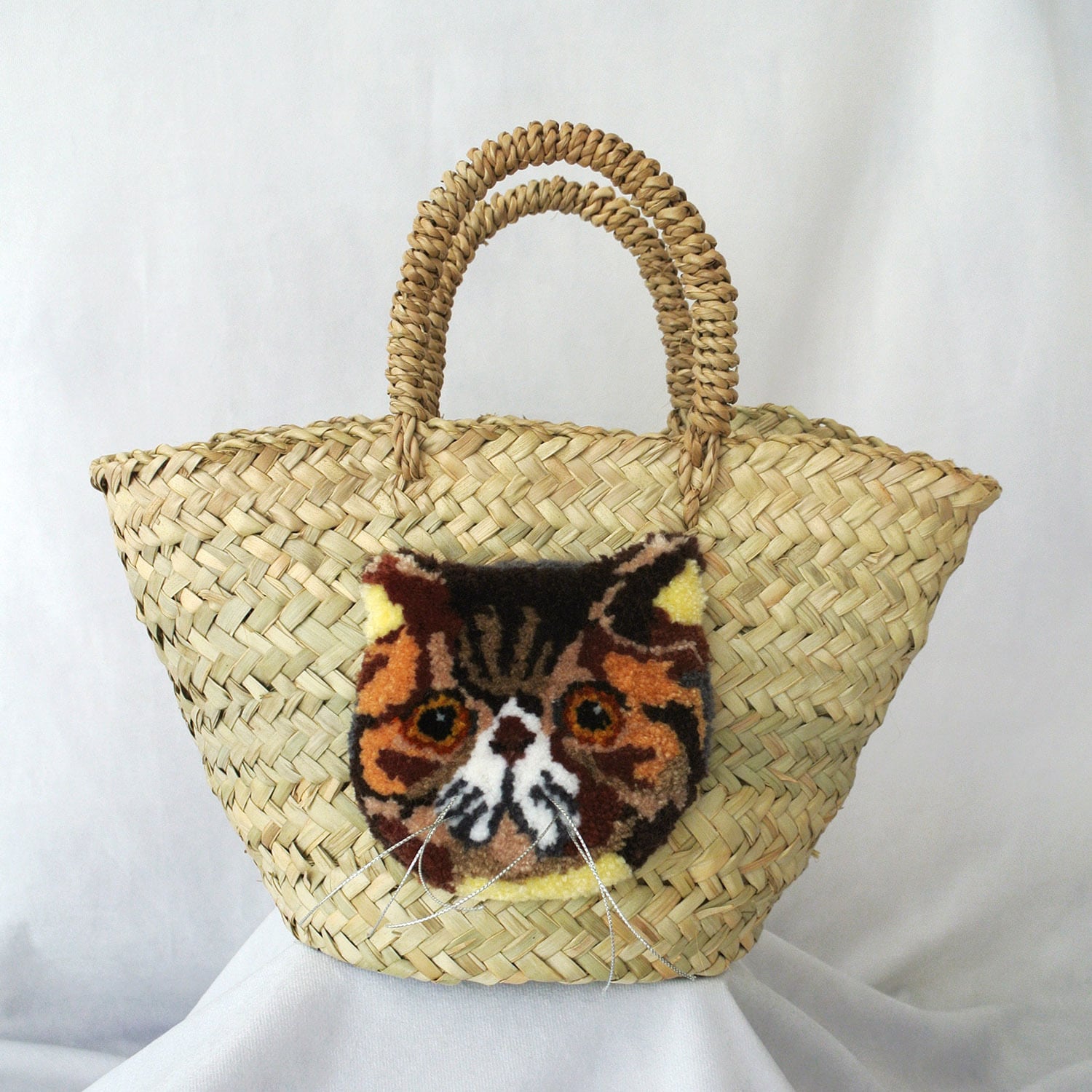 CAT IN DA HOUSE! ON LINE STORE