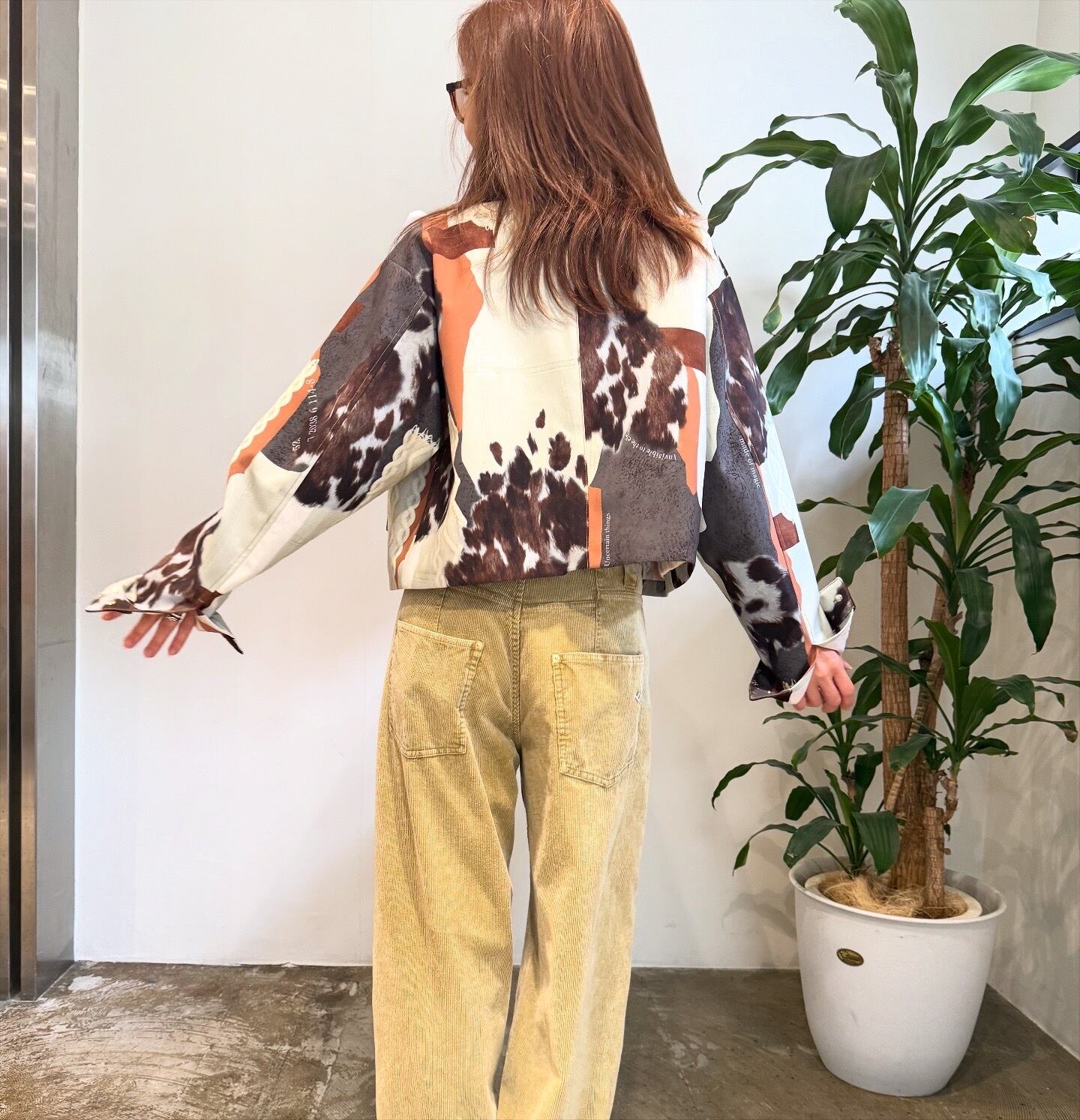 エイミーロウ Eimee Law カウ柄デニムコラージュPtボアカラーJK