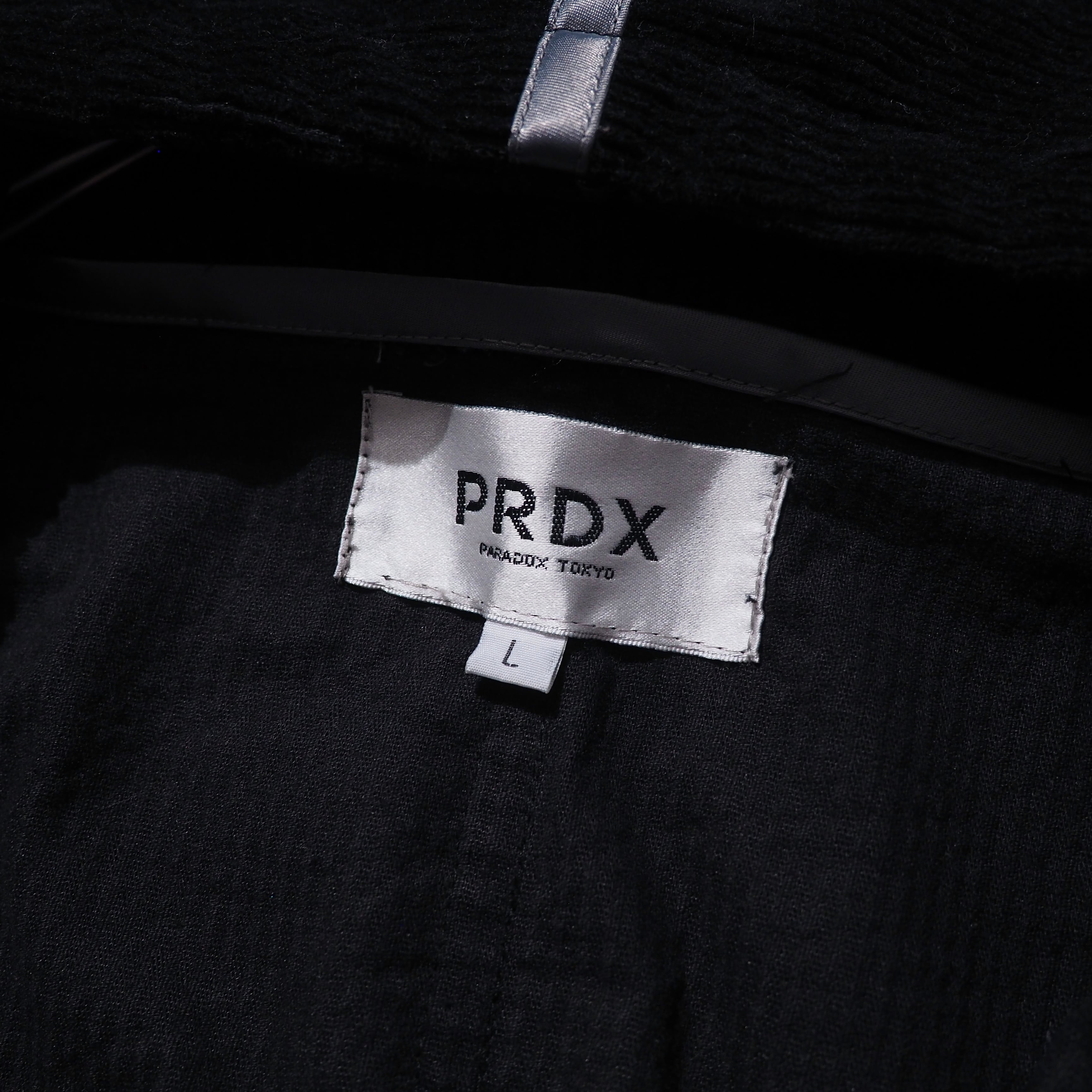 " PRDX " Black Corduroy × Piping Line Embbossed Hoodie coat