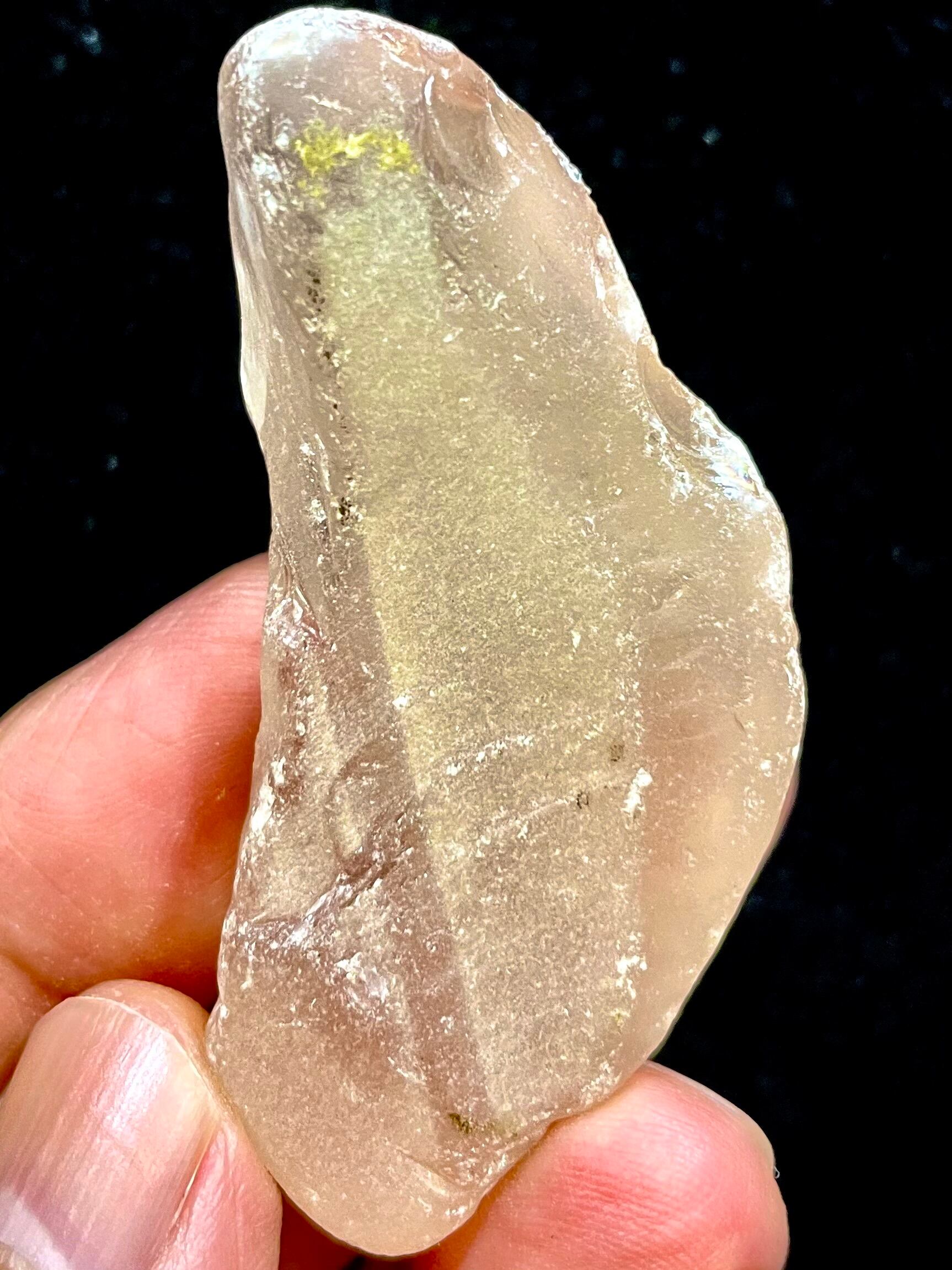 2) 慈悲と愛のエナジー「ピンク・メタモルフォーシス」川流れ原石