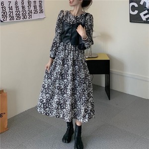 【送料無料】レディース 【セットアップ】 エコレザー ビスチェ付き 花柄ワンピース ロング丈 ミモレ丈 花柄 2点セット ツーピース 大人可愛い ママコーデ ママファッション 韓国 オルチャンファッション 人気 トレンド 新作 20代 30代 40代 きれいめ レトロ シンプル 定番 スタイリッシュ お出かけ デート おしゃれ 通勤 通学 オフィス OL デイリー 普段着 ラフ カジュアル フェミニン シック 体型カバー 着痩せ 着回し インスタ映え 秋 冬 春 CO1181