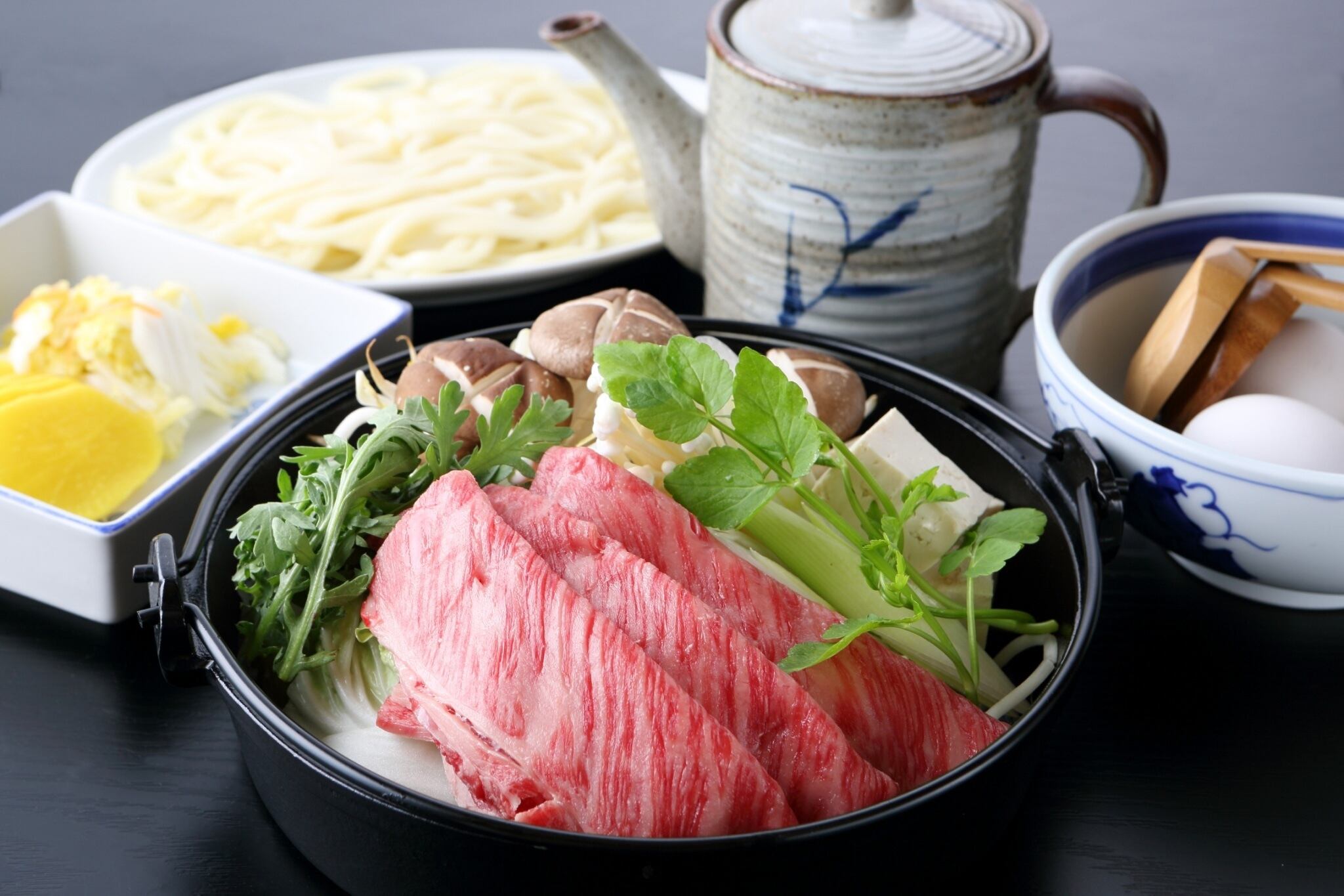 山形牛 肩ロース すき焼き 一人前200g | 株式会社 中島商店