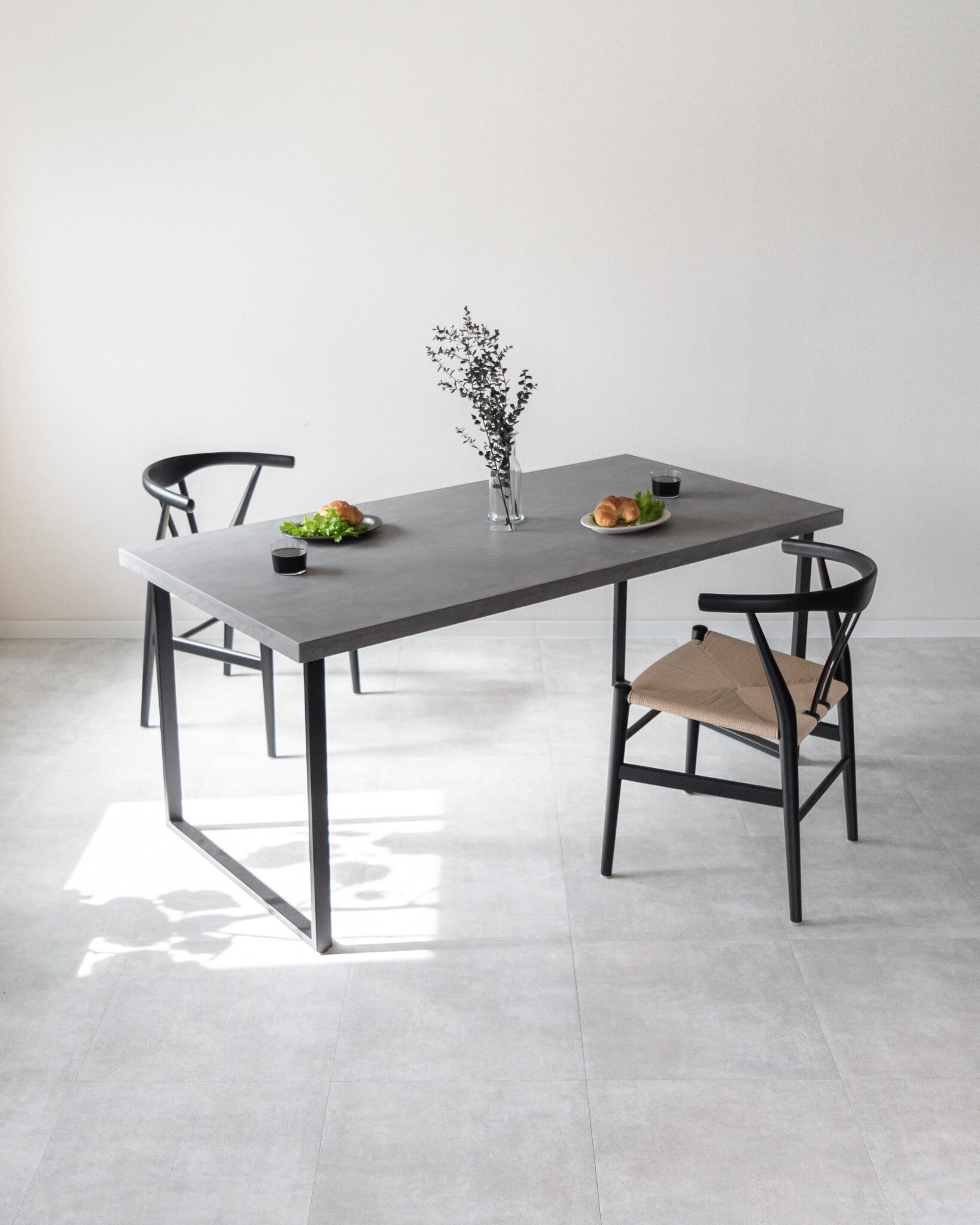 サイズを選べる」ダイニングテーブル (幅180cm / ブラックスクエア脚