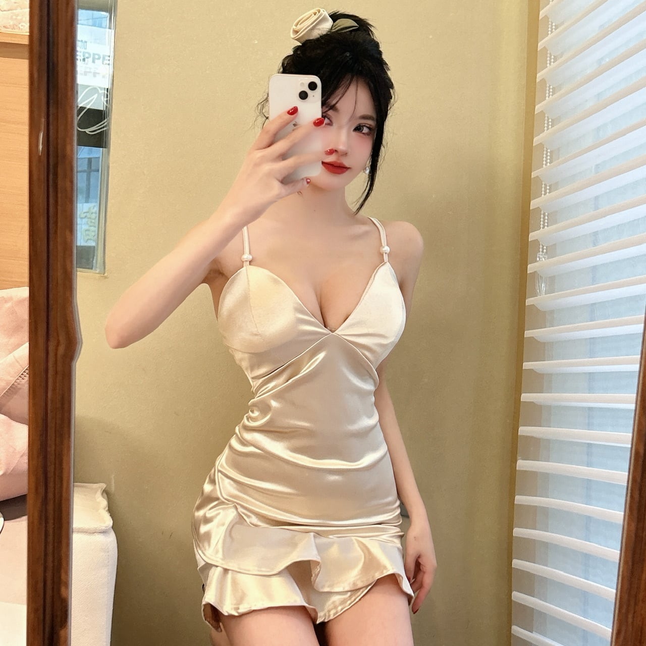 【新作】【送料無料】 2024 新しい夏スタイル日本と韓国のセクシーな弾性サテンタイトフィットヒップサスペンダーフリルボトリングドレス 7950 0116548284277