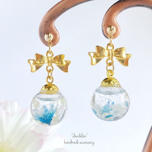 水色系リボンハーバリウムピアス/イヤリング