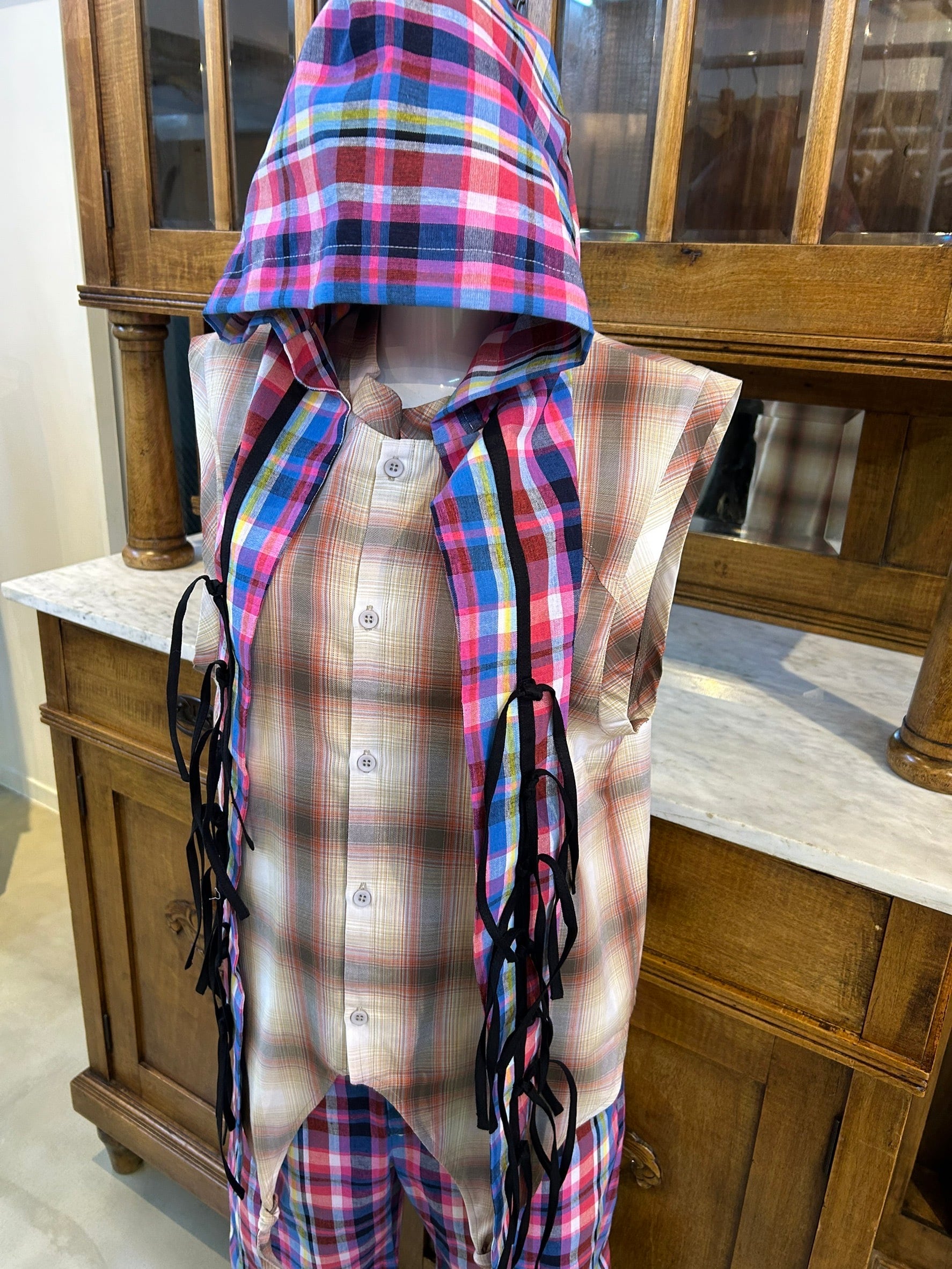 STRONGTHE fishbone hood scarf / pink multi