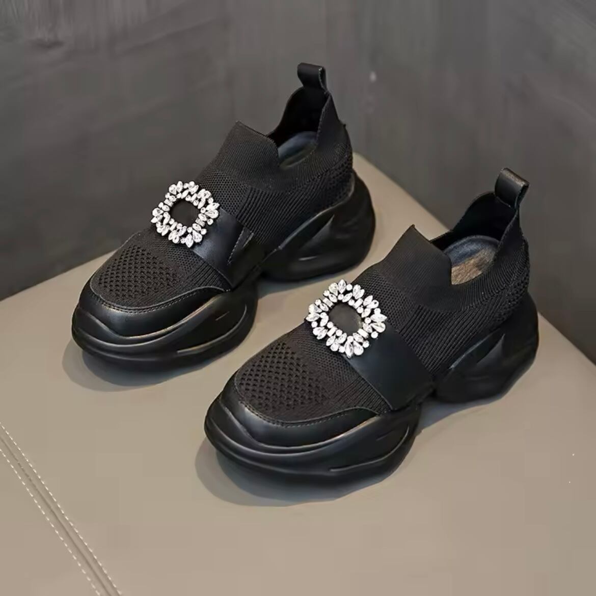 クリスタルビジュースニーカー