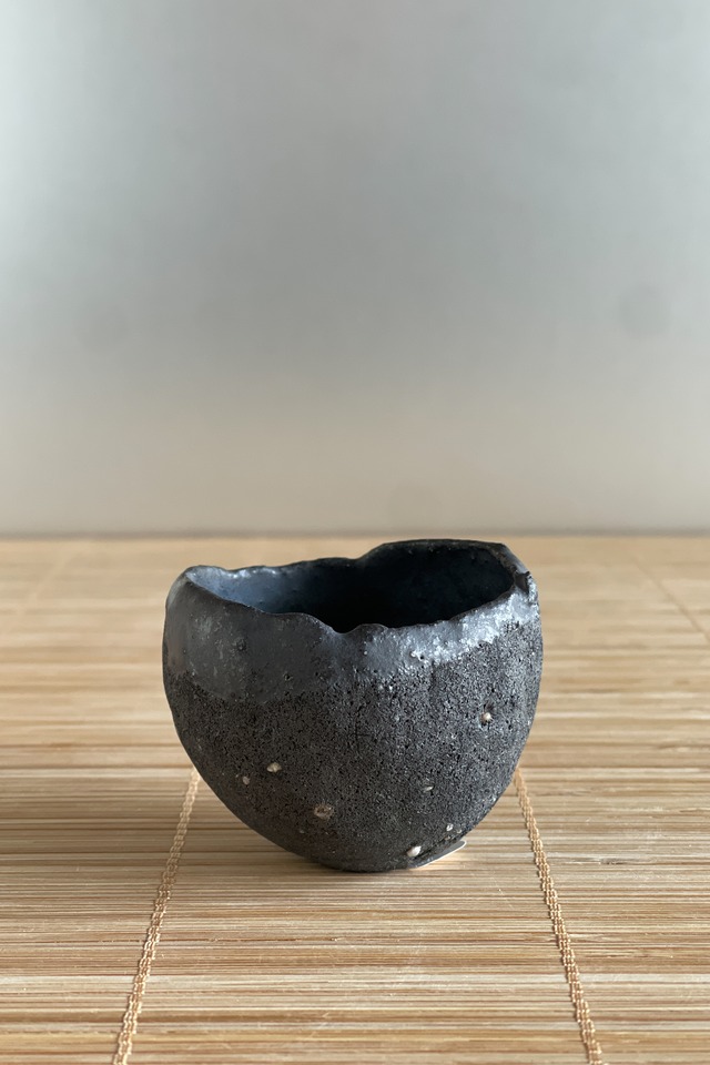 黒砂化粧内黒鉄釉　酒盃　村上躍　作　MY26_51