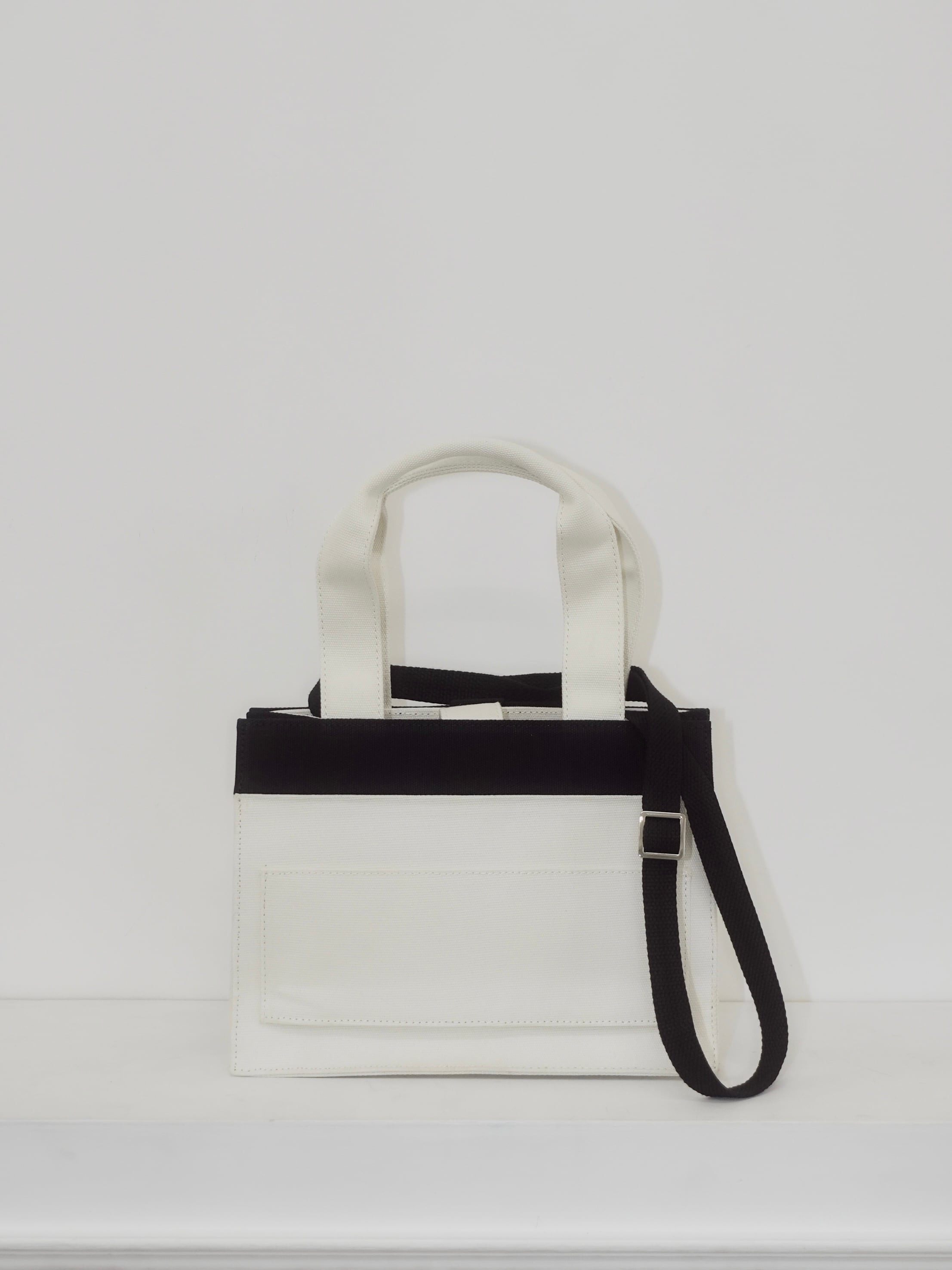 レディース ribbon canvas tote bag〈MEDIUM〉 ホワイト