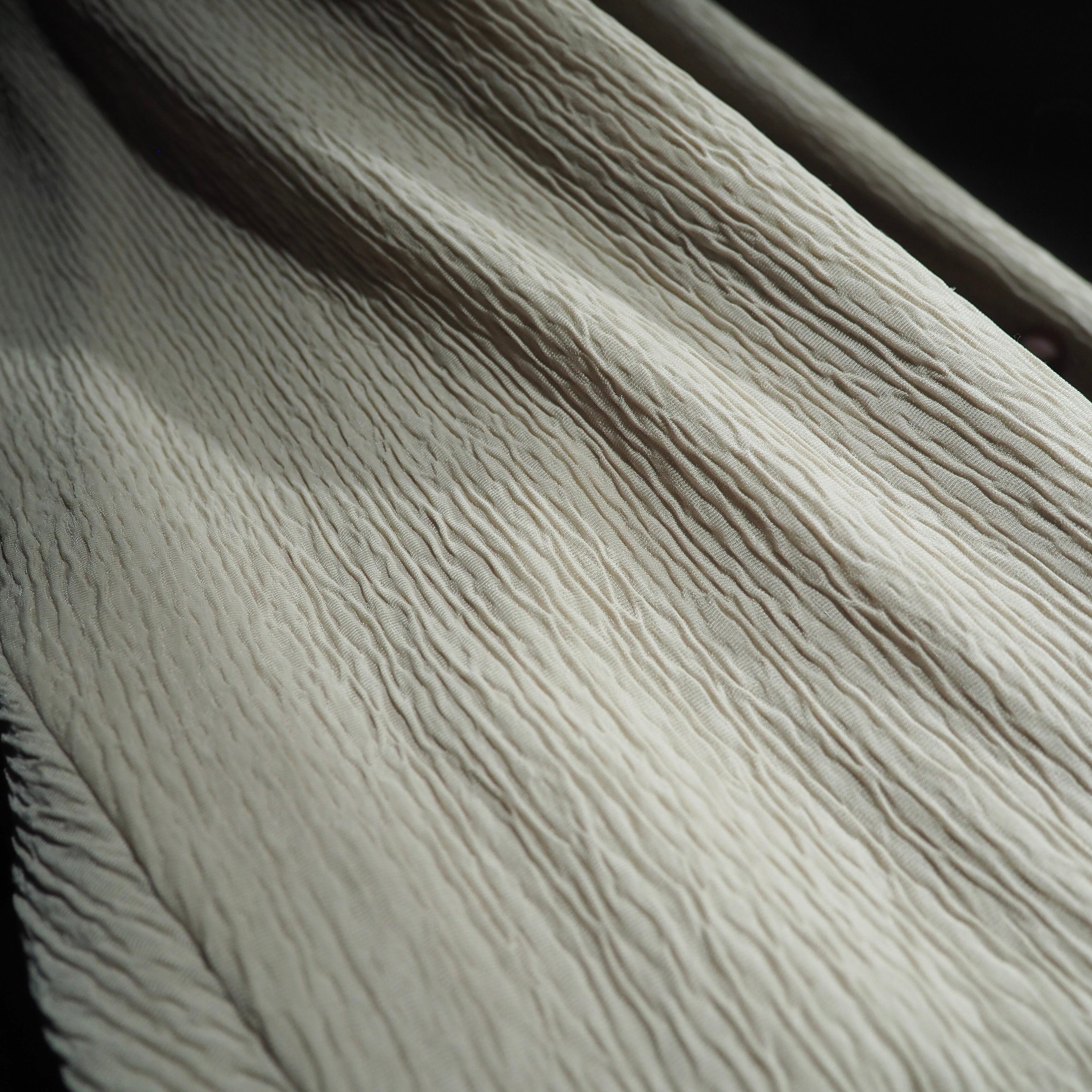 Beautiful Ecru white pleats Design vintage loose open collar shirt