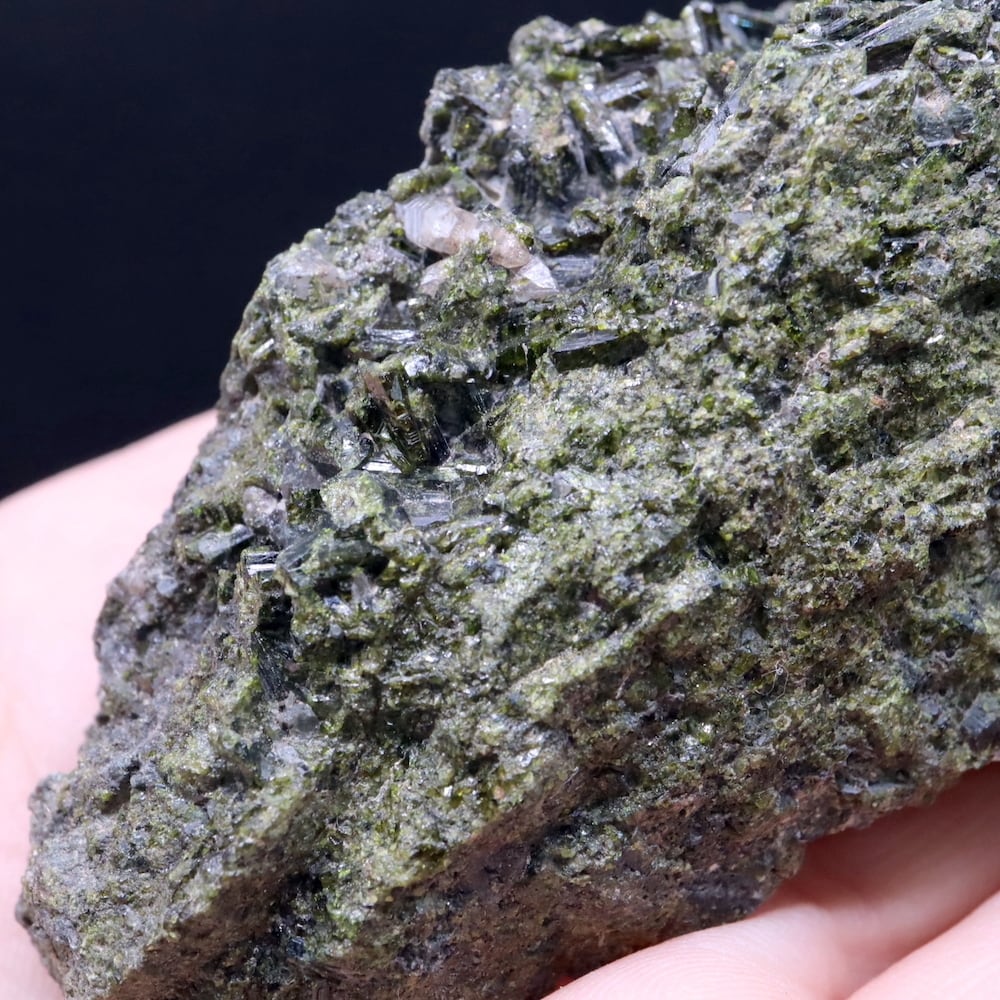 自主採掘！ エピドート 緑簾石 173,5g EPD022 原石 鉱物 天然石