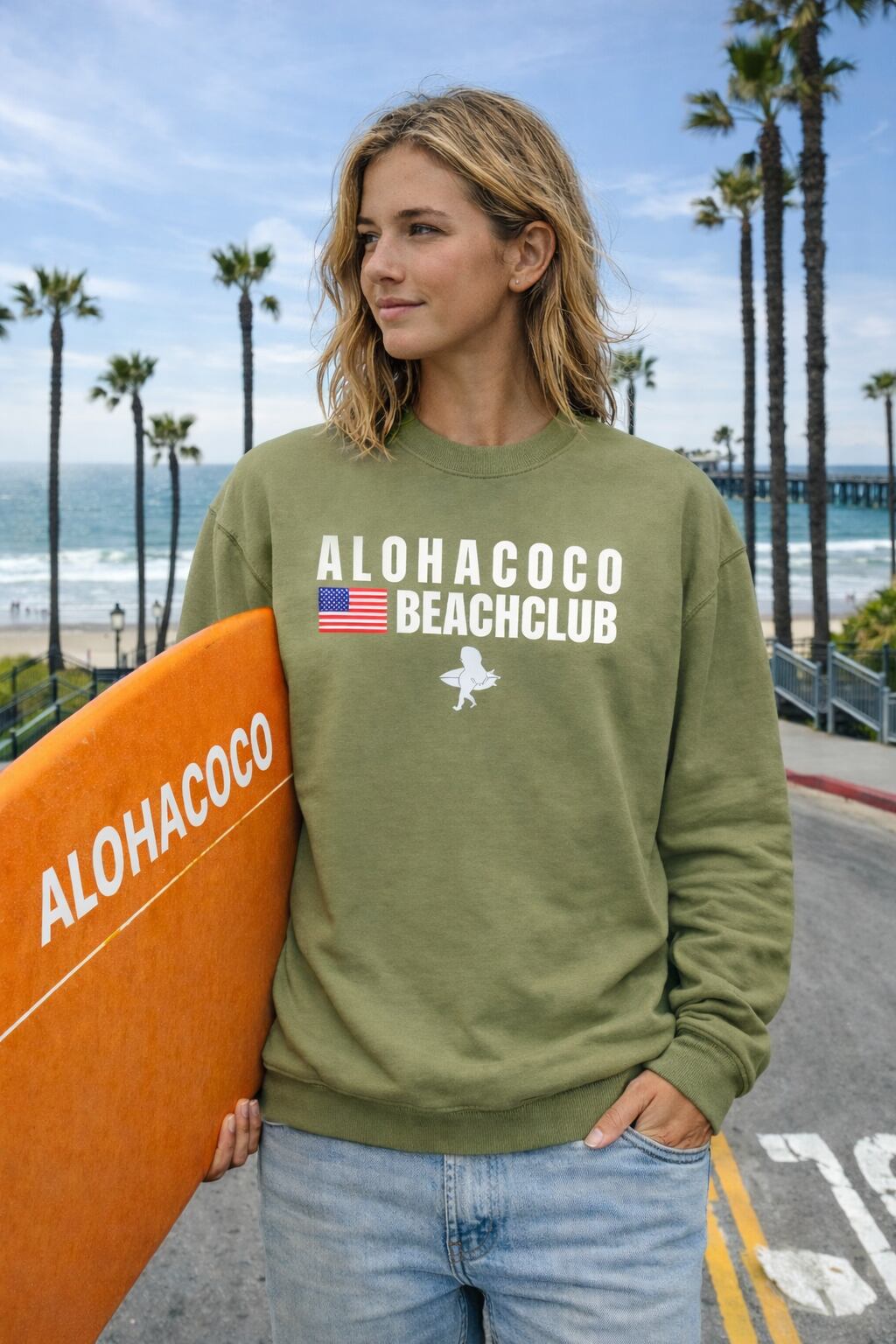ALOHACOCO USA国旗UNISEXトレーナー(ライトオリーブ)