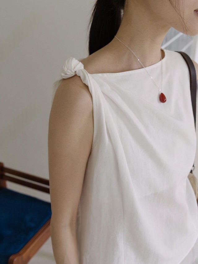 Twist Shoulder Sleeveless Top