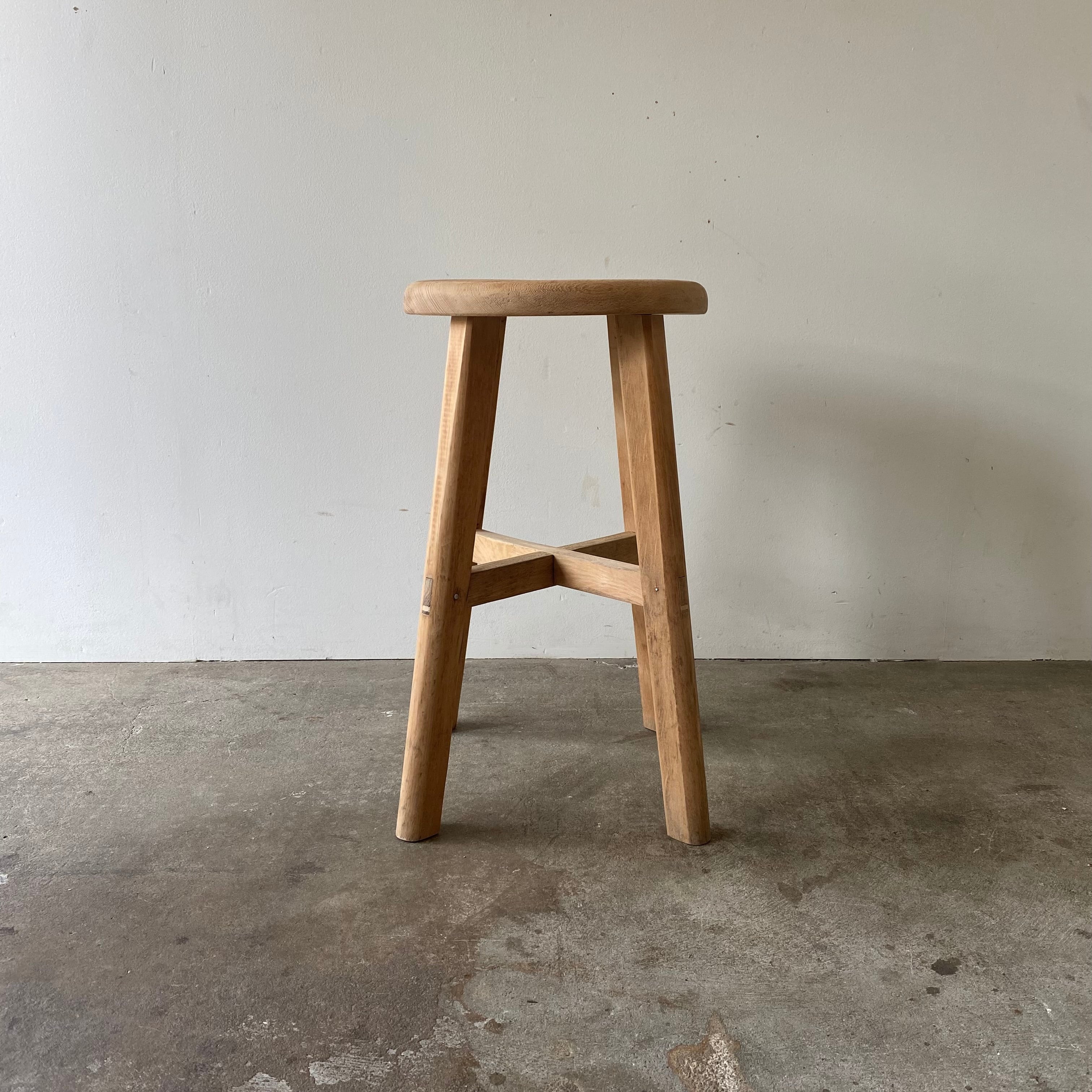 木の丸椅子　0938