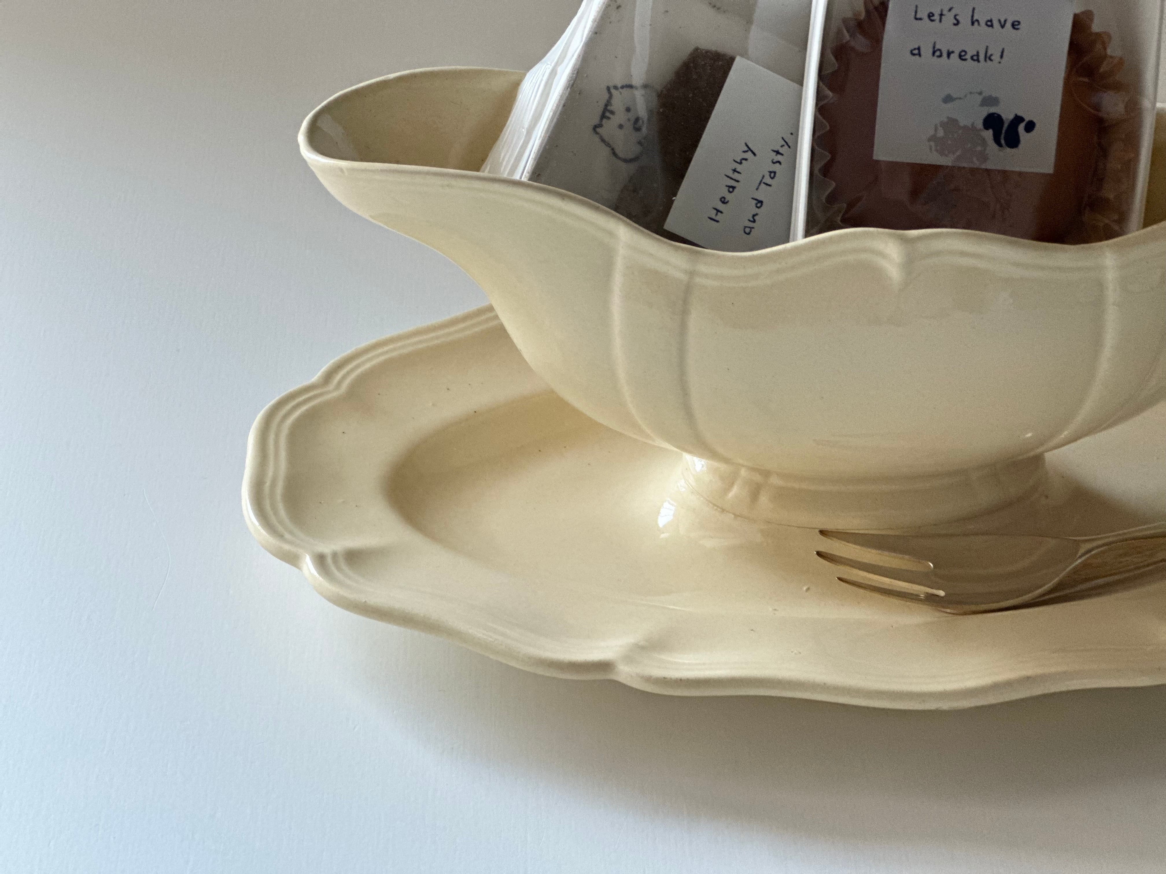 フランスアンティーク サルグミンヌ 花リム ソーシエール