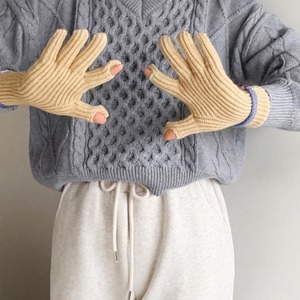 Color scheme ribbed knit glove