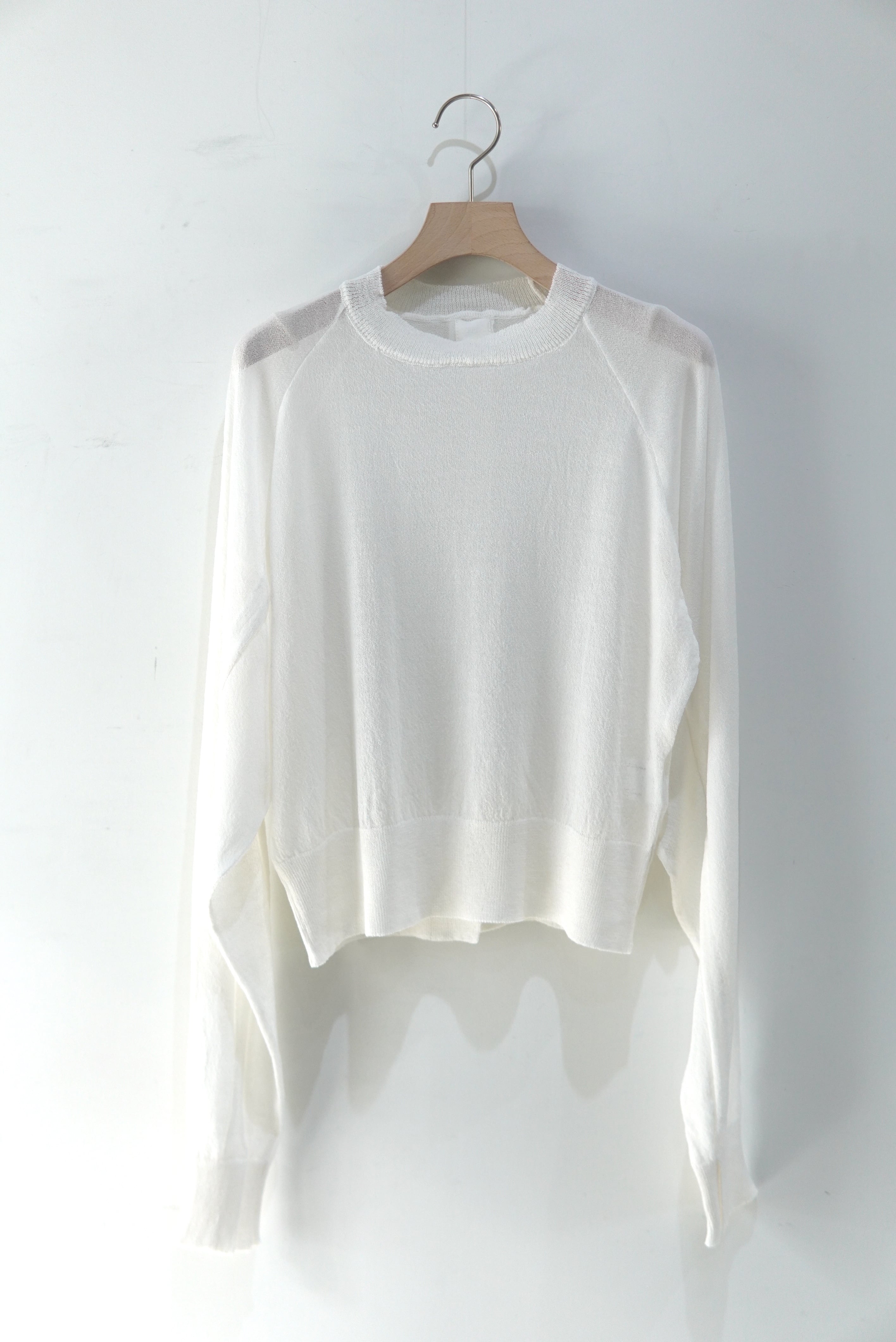 NEPLA / SEAM PLEATS PULLOVER / WHITE