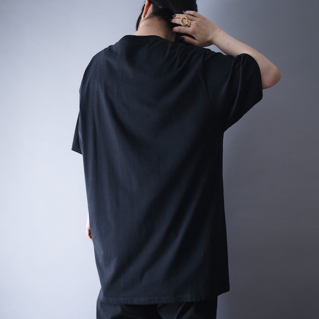 "呪術廻戦" 4-character box printed over silhouette h/s tee