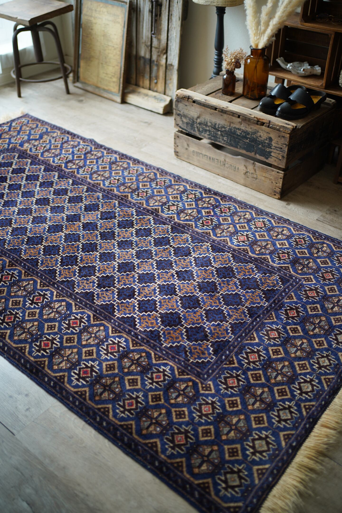 200】Vintage Afghan Baluch rug 1990's | ヴィンテージラグ専門店