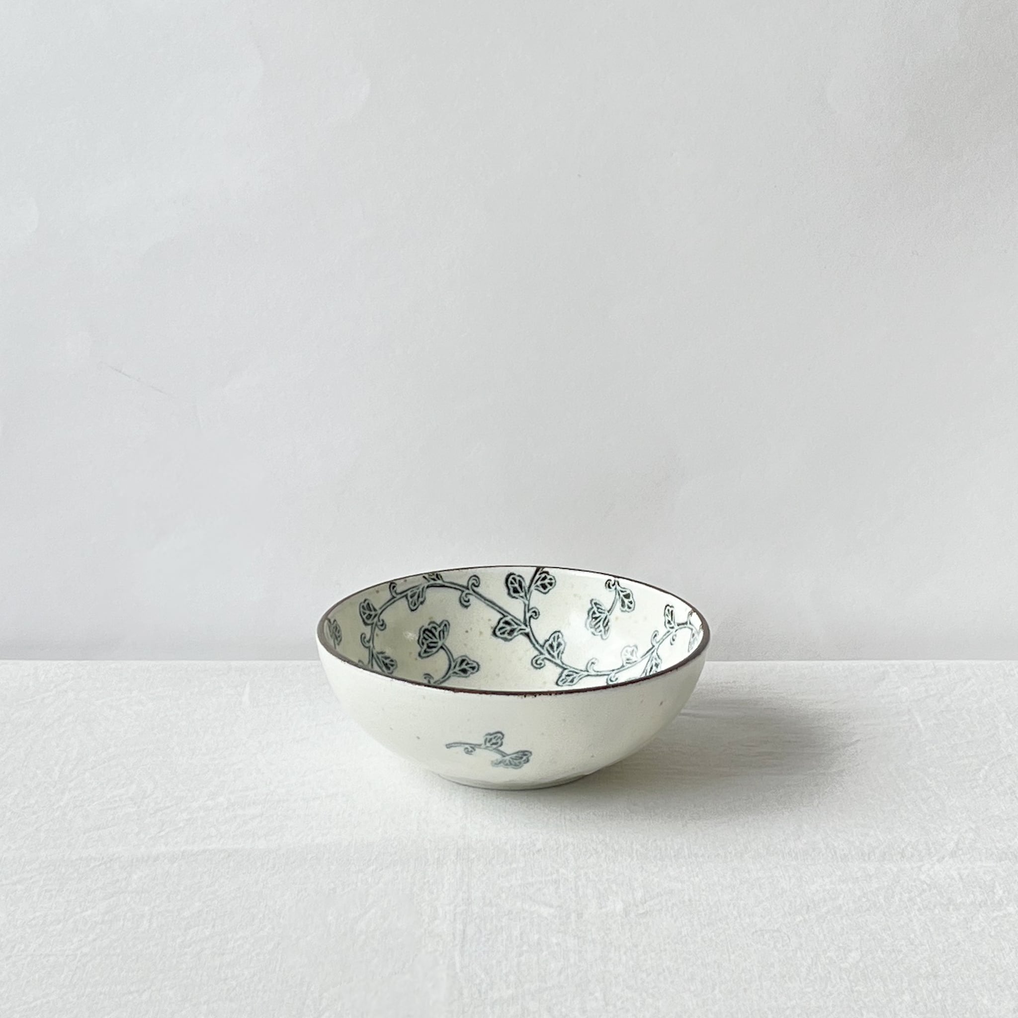 アンティーク唐草【小鉢】 | Kamani | 多治見で営む 美濃焼器のWebショップ