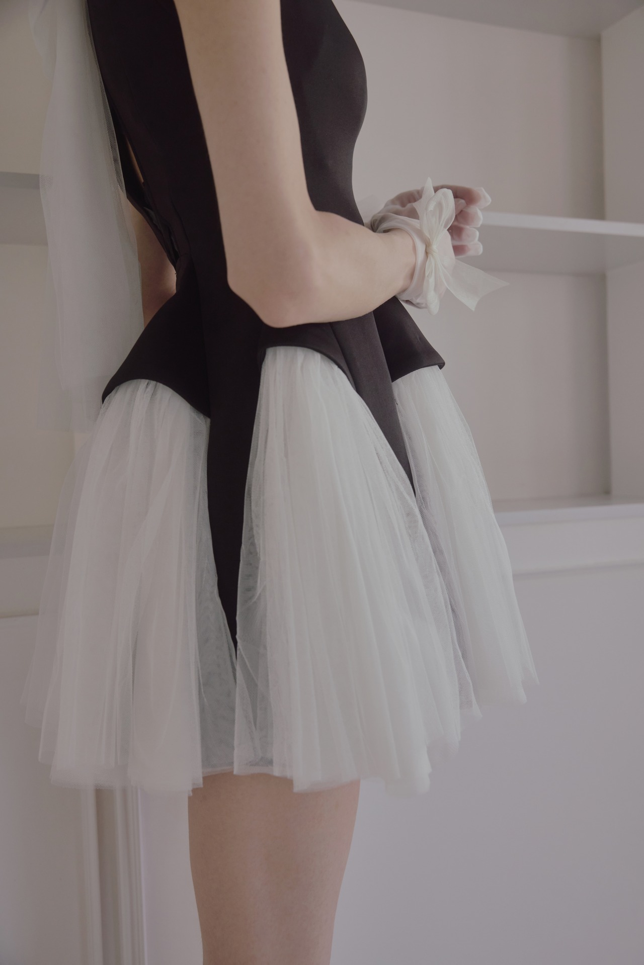 Back ribbon tulle dress