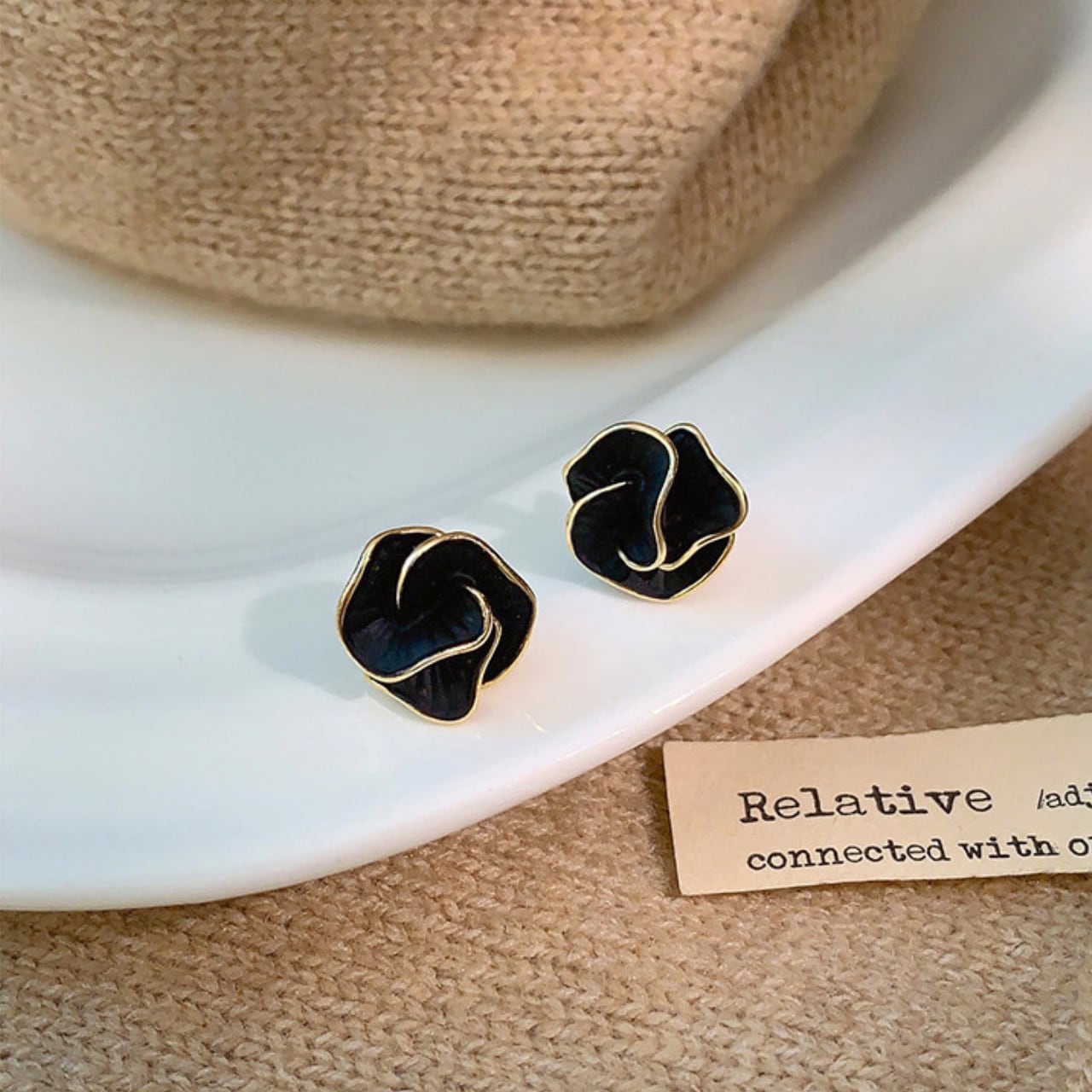 フラワーモチーフピアス N00219