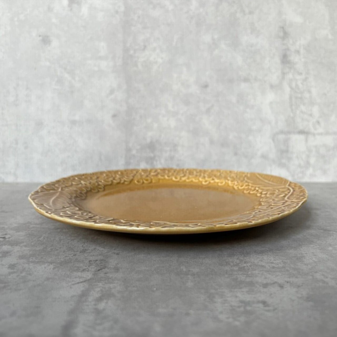 A2110 エンボスフラワー大皿（茶） | KANESAN1893