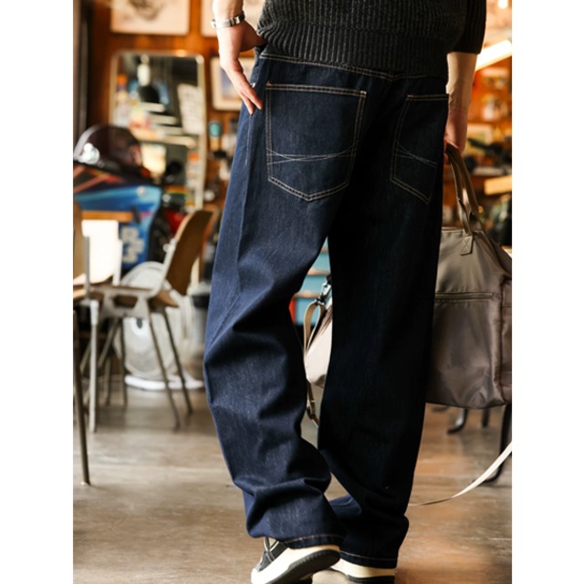 Wide silhouette denim pants P580