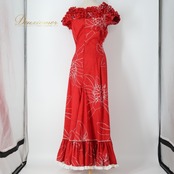 フラダンス 衣装 ワンピース ドレス レッド系 ムームーファクトリー ハワイ製 プルメリア柄 ハワイアンプリント T&L MUUMUU FACTORY アロハ フラ ダンス レッスン 練習 ホワイト系 赤 白 フリル 花柄 植物柄 フラワープリント 華やか 鮮やか かわいい おしゃれ 上品 フリル付き 美しい プルメリアデザイン 大人用ドレス フェスティバル用 パーティー