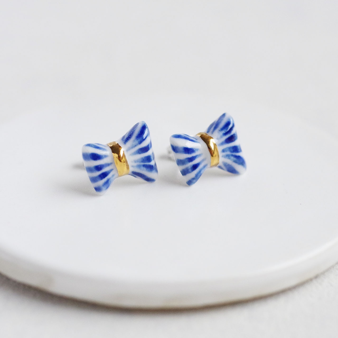 リボン 染付 ピアス/イヤリング