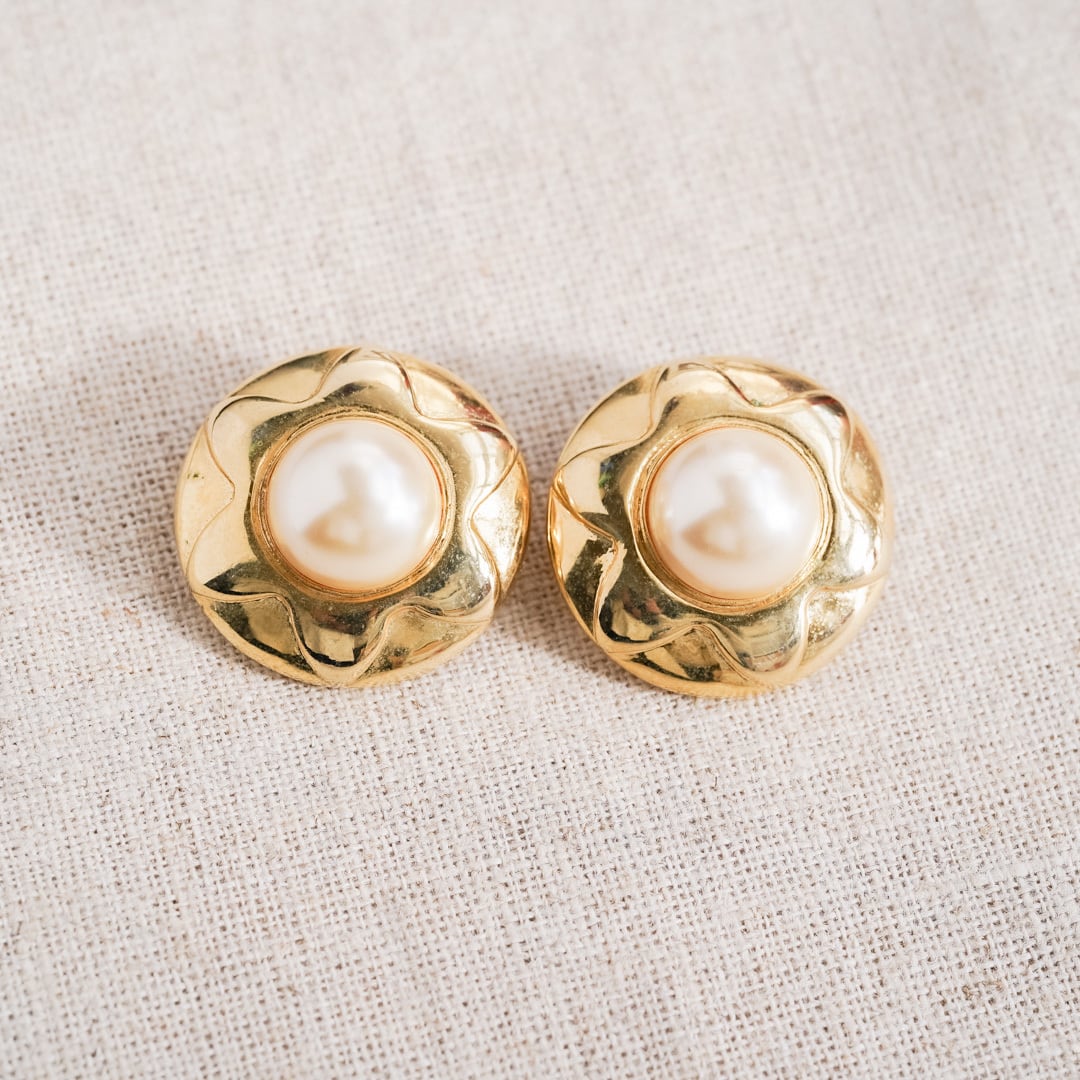 Valentine's Day Marche: Sun motif costume pearl earrings