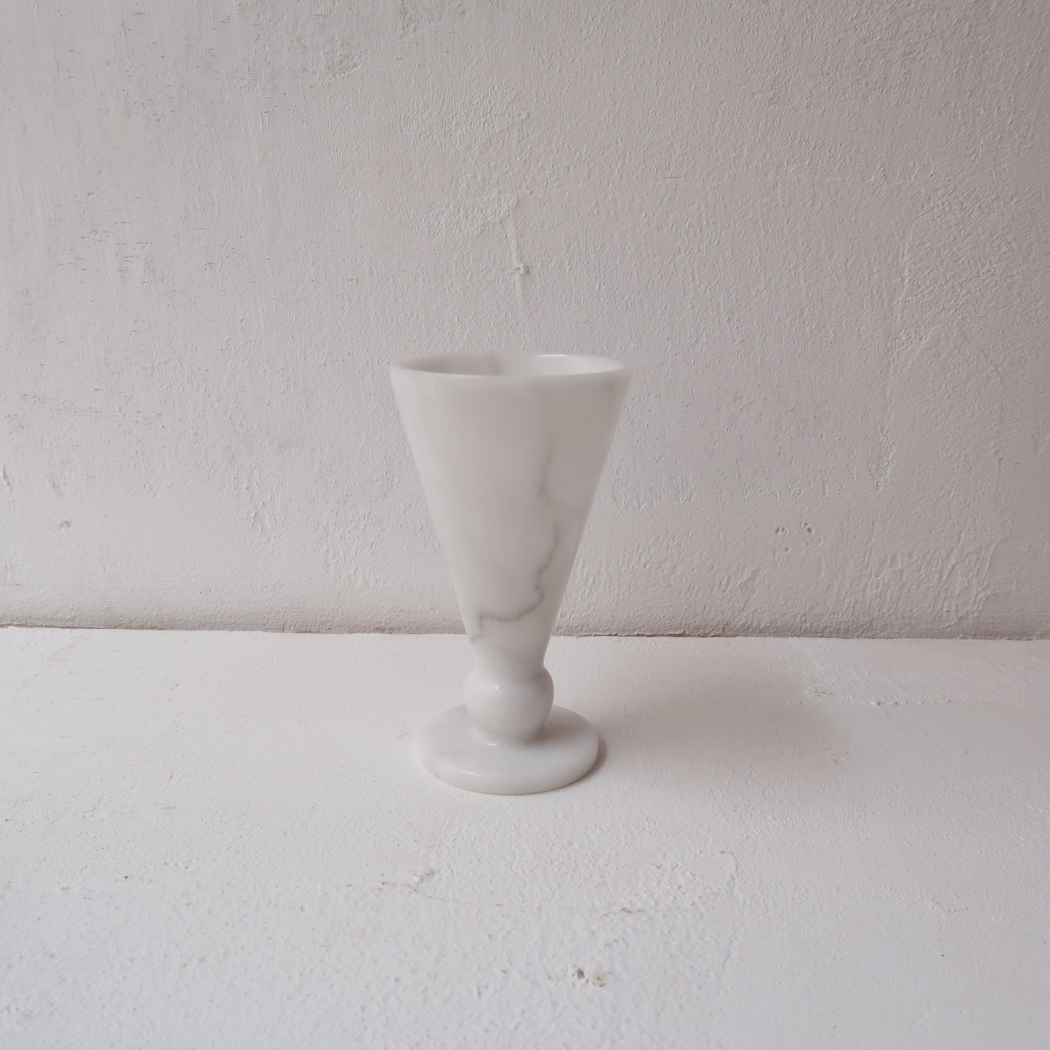 アイスクリームコーンのような花瓶 | SUISUI