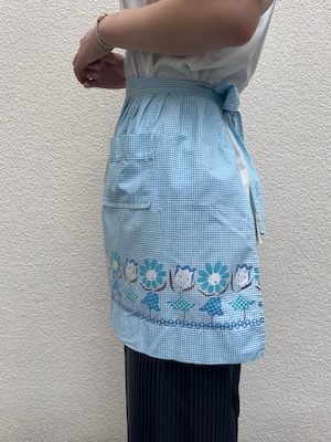 VINTAGE blue ginghamcheck apron