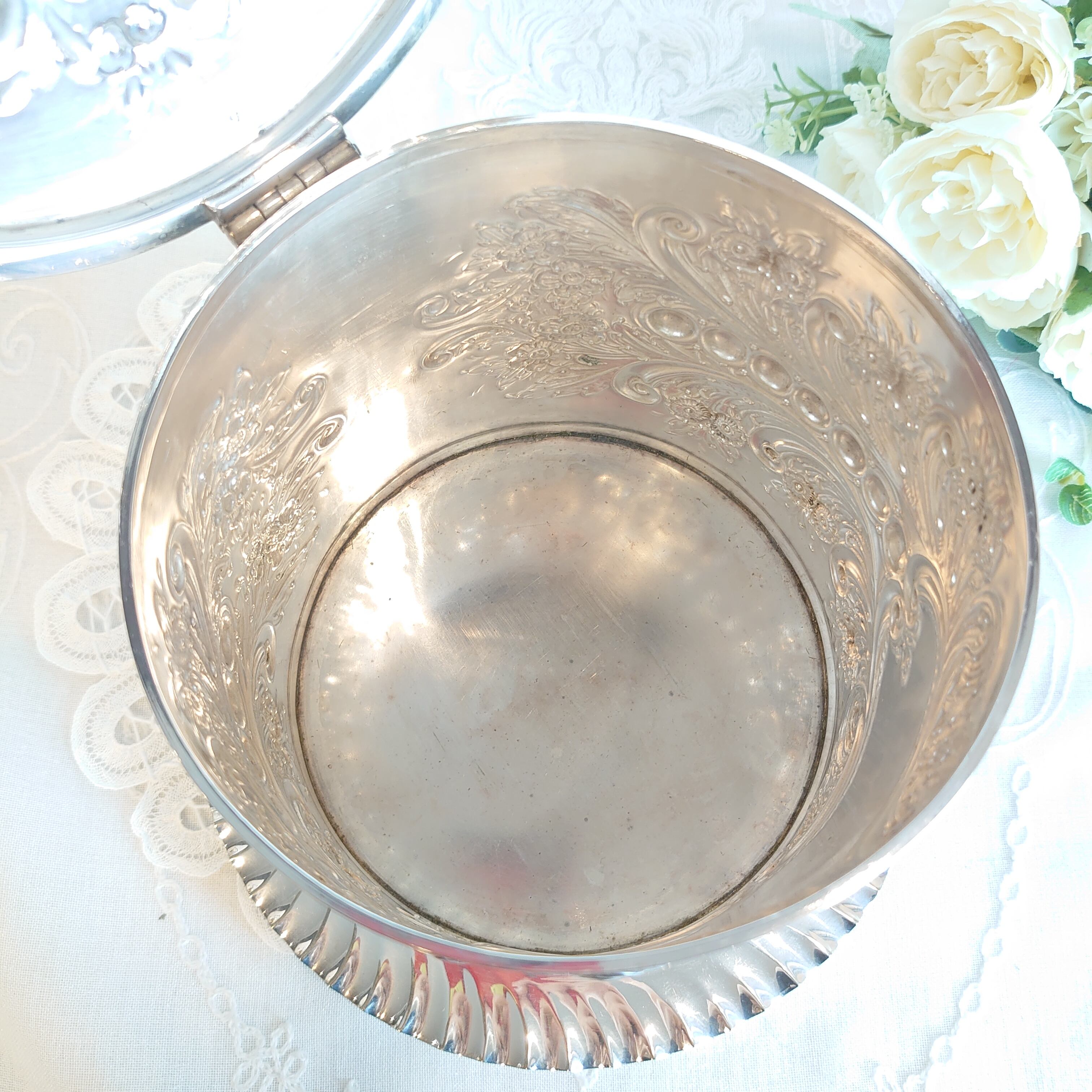 シルバービスケットボックス | アンティークショップ リベルテ