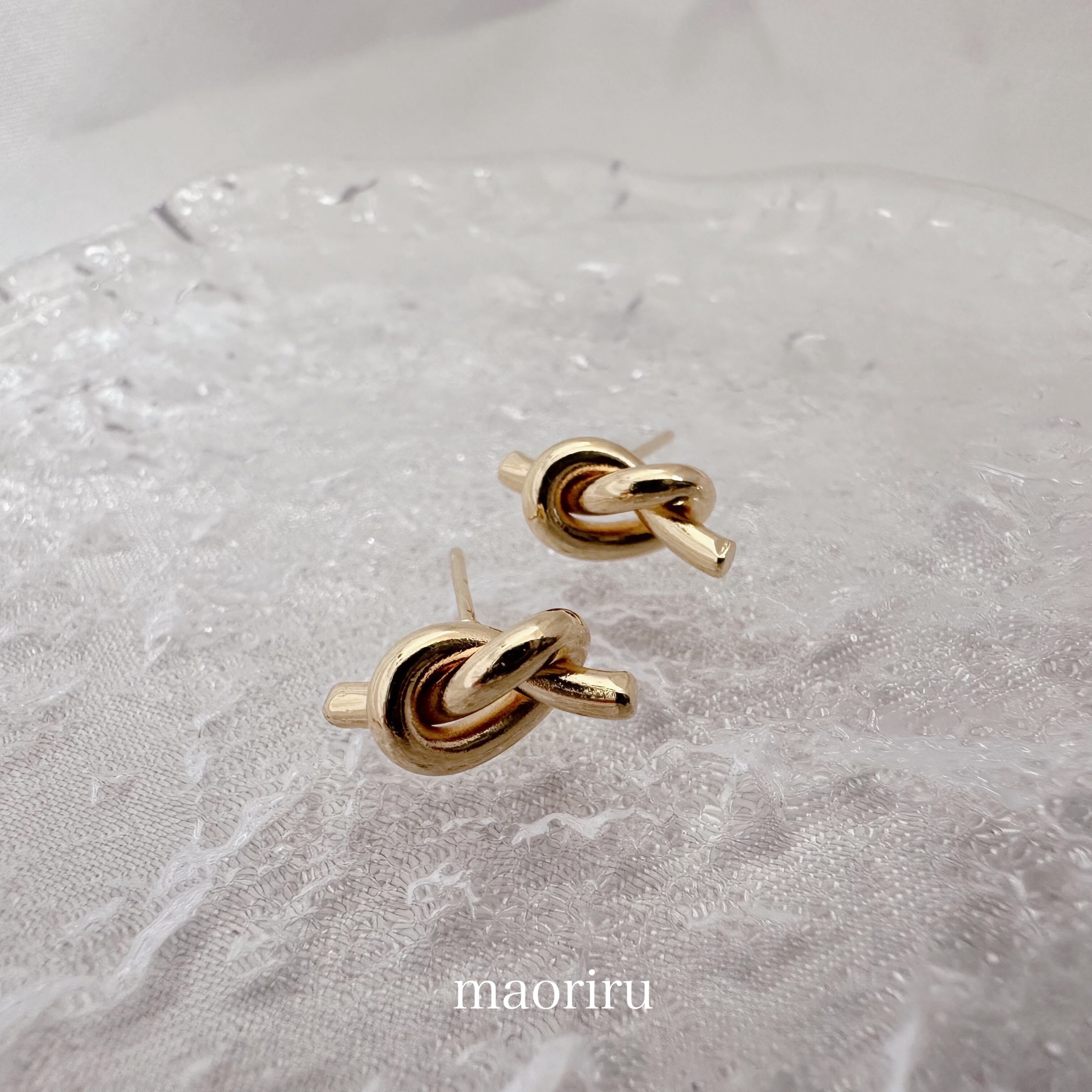 金アレ対応 ヴィンテージ結び目ピアス (092)
