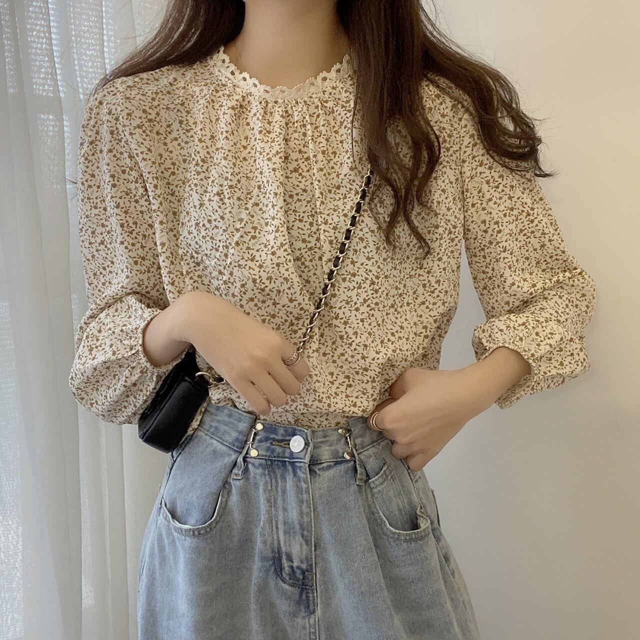 送料無料 レトロな小花柄 ブラウス 花柄 総柄 バルーン袖 レトロ フェミニン カジュアル Lamitte Deco トレンド 韓国ファッション ショップ Base店 送料無料 レトロな小花柄 ブラウス 花柄 総柄 バルーン袖 レトロ フェミニン カジュアル Lamitte Deco トレンド 韓国ファッション ショップ Base店