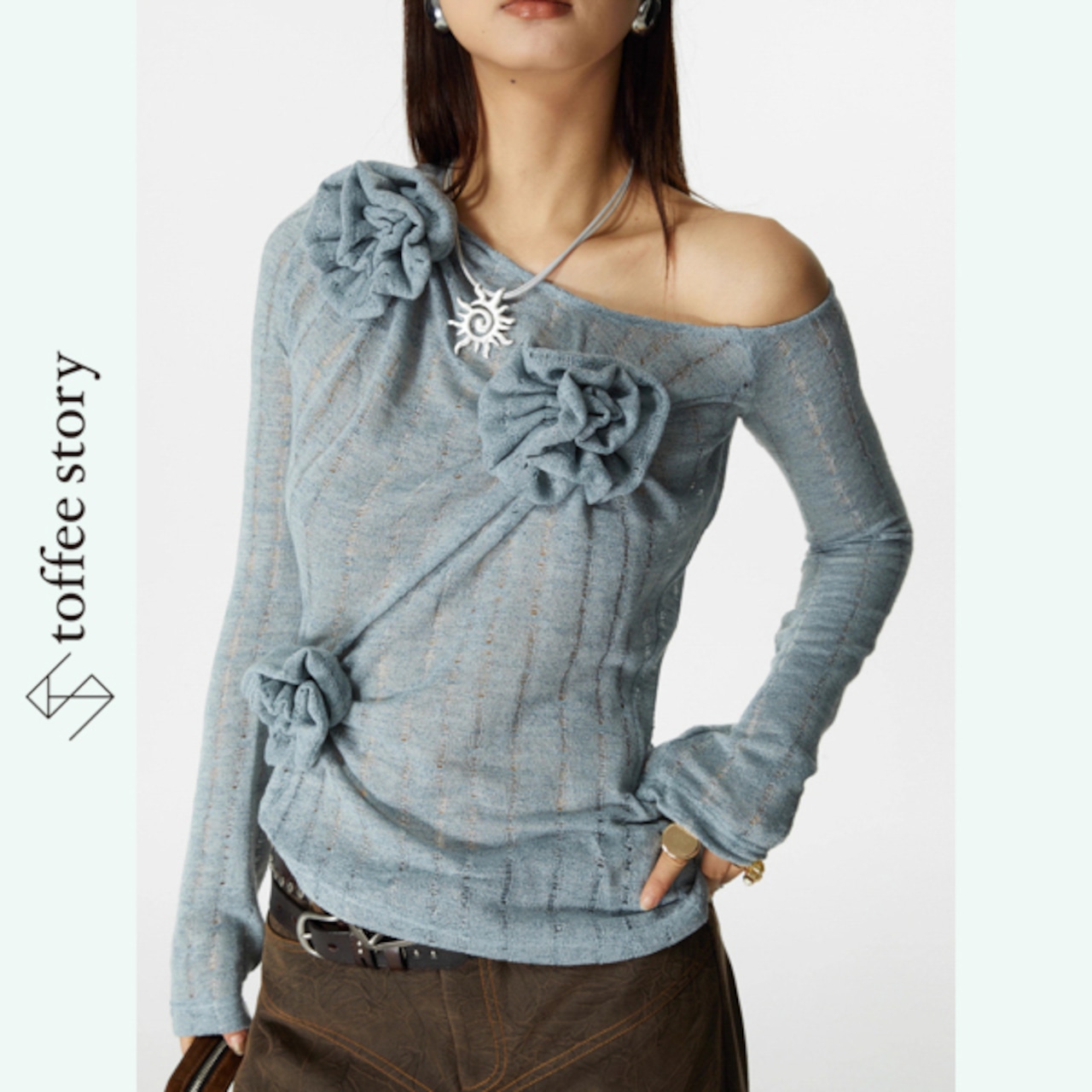 非対称の庭に咲くニットトップス 《B0033》