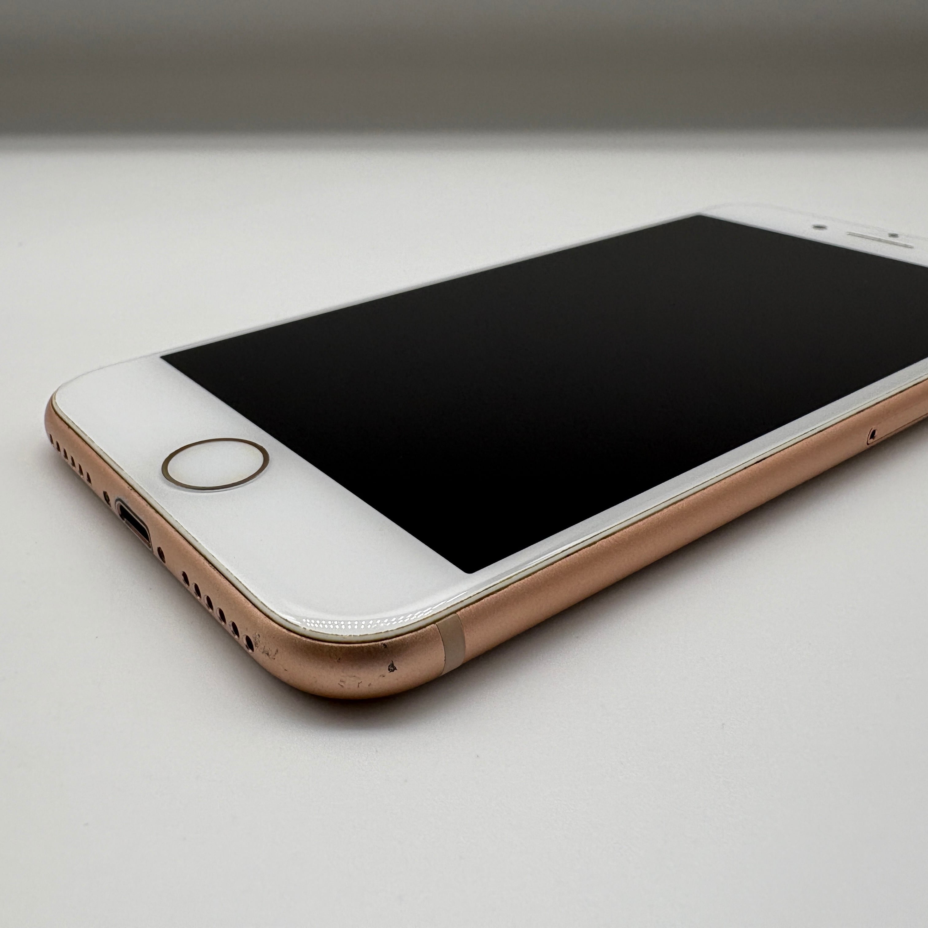 iPhone8 64GB ゴールド アイフォン本体 SIMフリー SIMロック解除済み