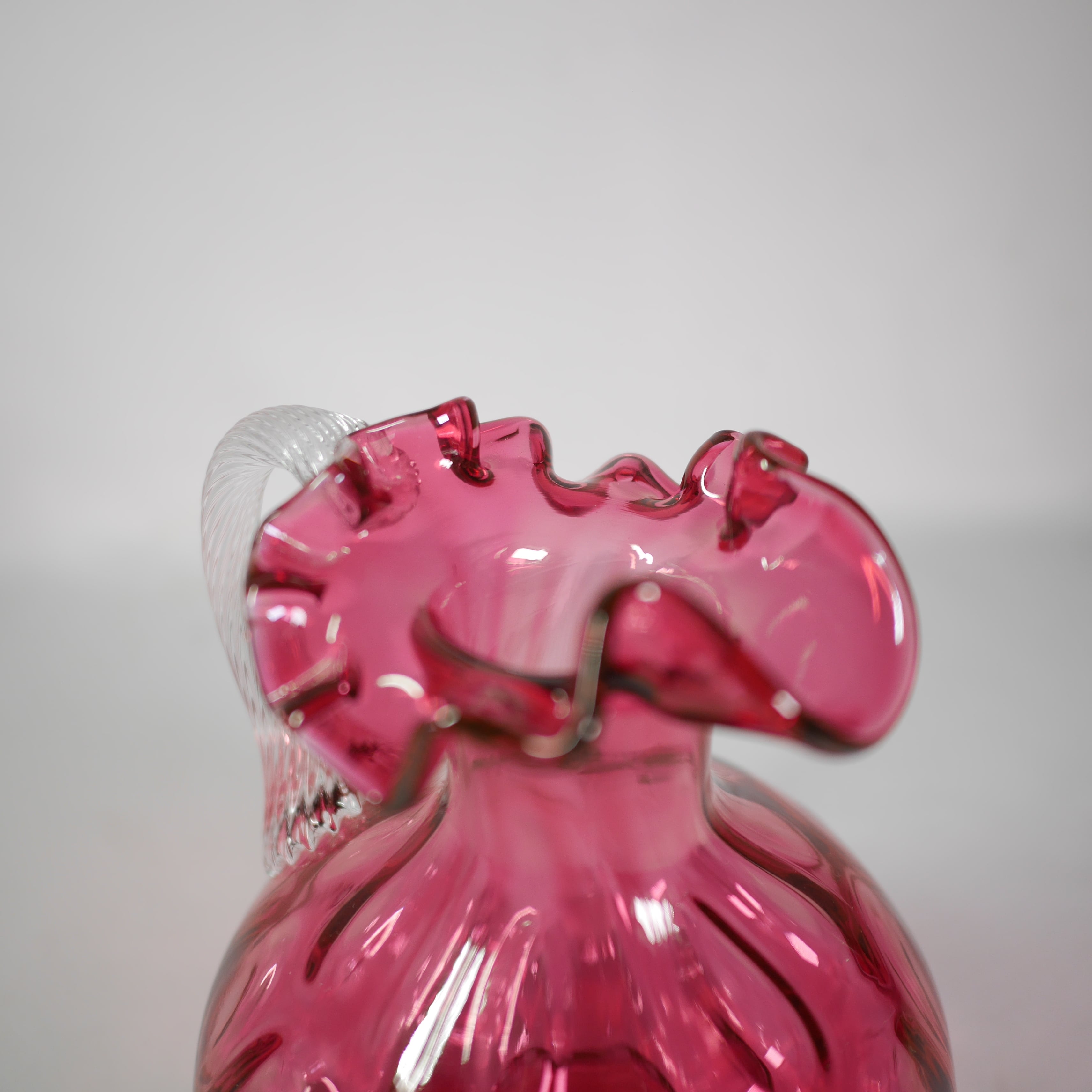Fenton クランベリーガラス ピッチャー | トリノス-torinoth- | 新宿区