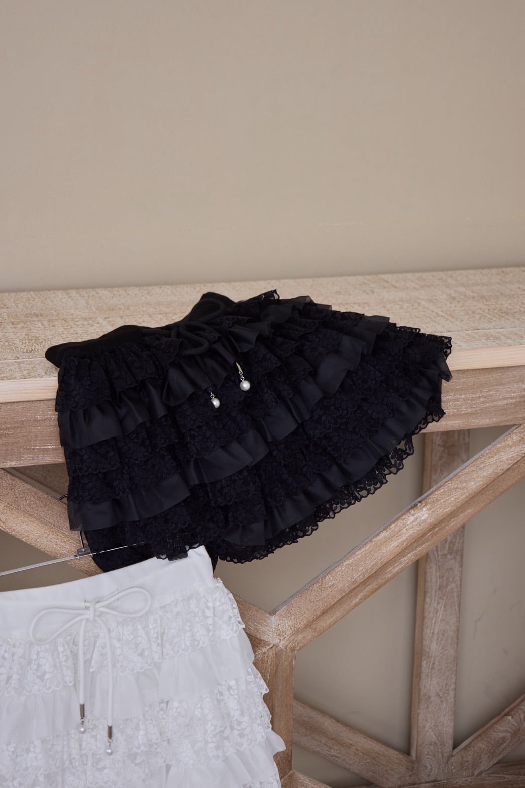 lace tiered mini skirt | Désir et Raison