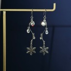 凛と輝く冬の結晶ピアス／イヤリング イヤーカフ　クリスマス
