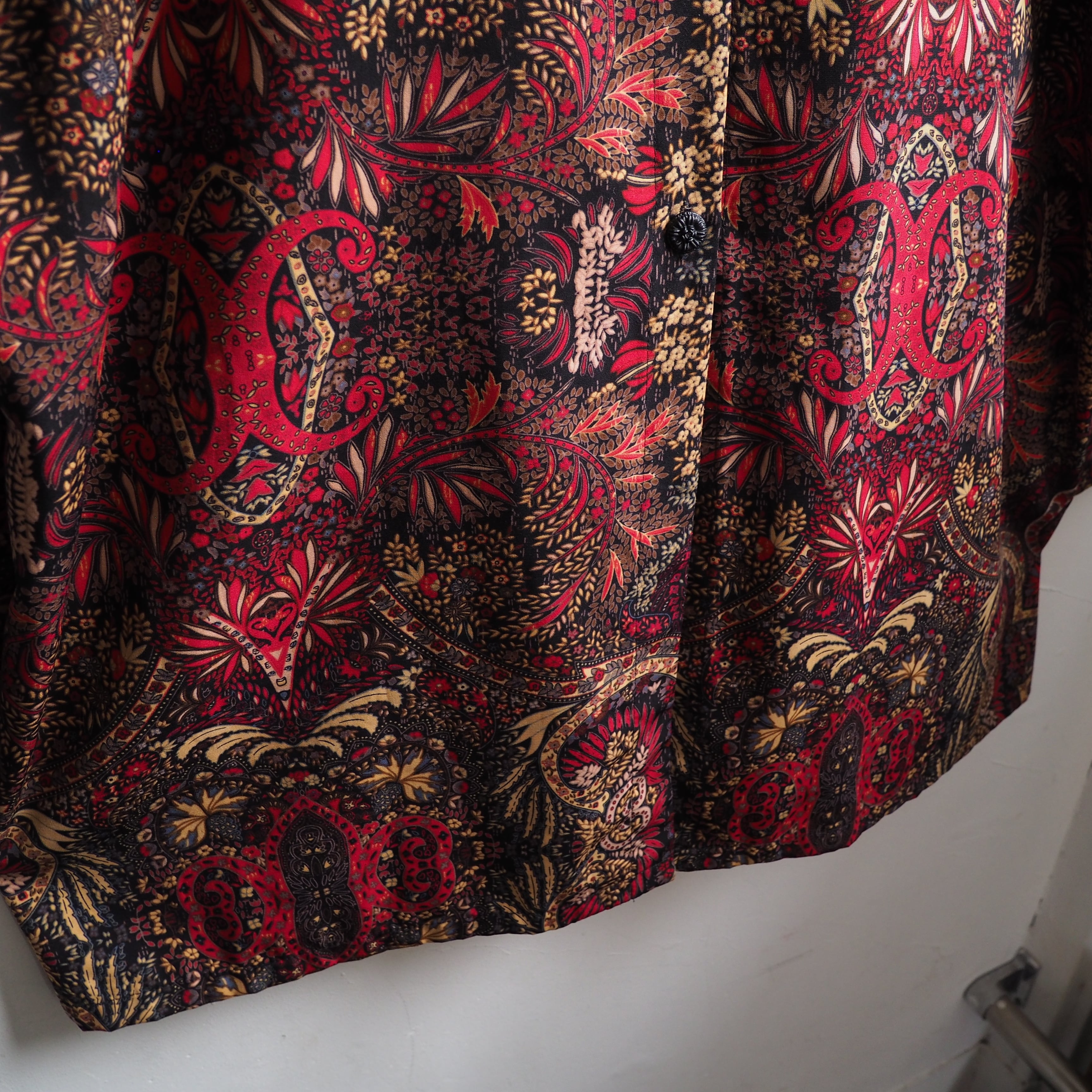 1990s Dark ethnic tribal art pattern Design vintage Drape loose shirt