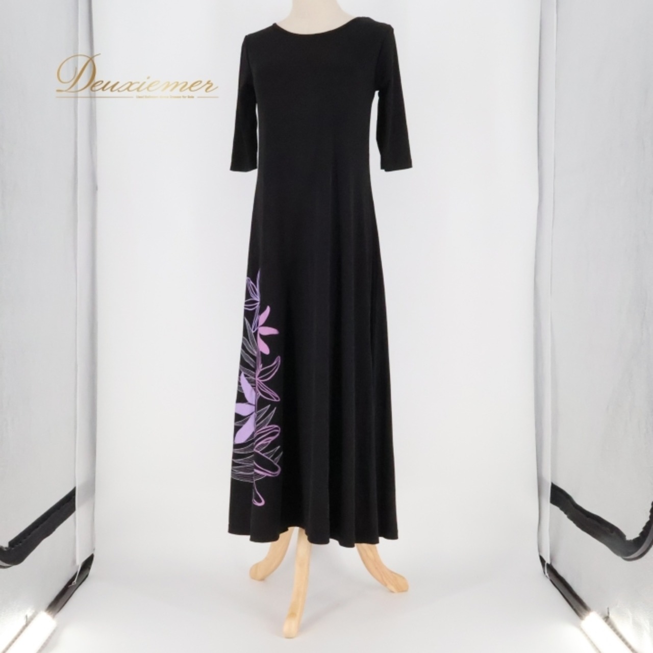 フラダンス 衣装 ワンピース ドレス プアラニ ブラック系 PUALANI ティアレ柄 長袖 ワンポイント ラメ タヒチアン 上品 きれい 華やか 鮮やか かわいい 黒 紫 ハワイアン アロハ ハワイアンプリント フラ ダンス レッスン 練習 エレガント