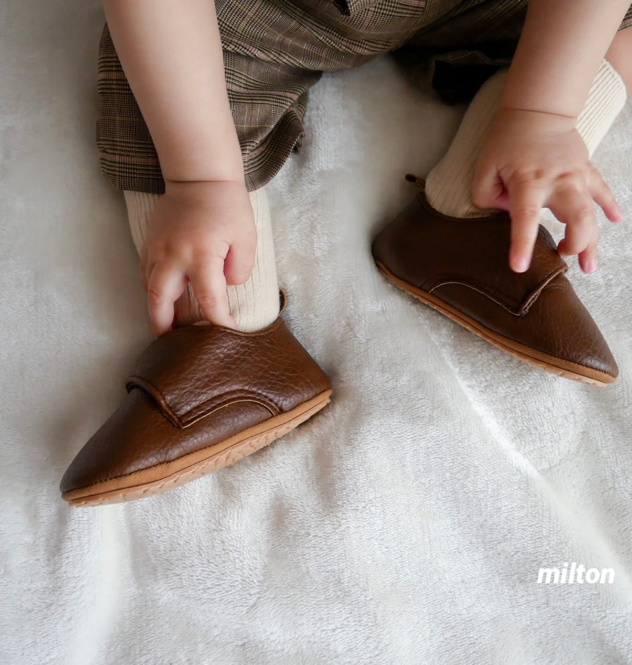 12 13 cm ベビーシューズ ブラウン 茶色 赤ちゃん 靴 12cm マジック