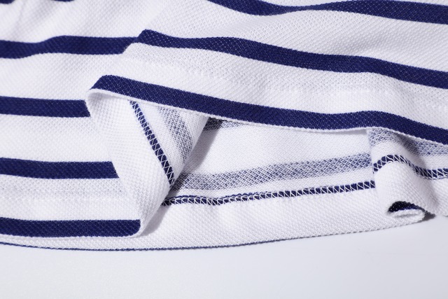 子供ワンピース　お洒落　クジラ絵柄　　フリル袖　 ボーダー柄　ストライプ　幼稚園　保育園　小学校　綿肌ざわり通気性抜群な綿100％♪　お出掛けの 日にオススメです