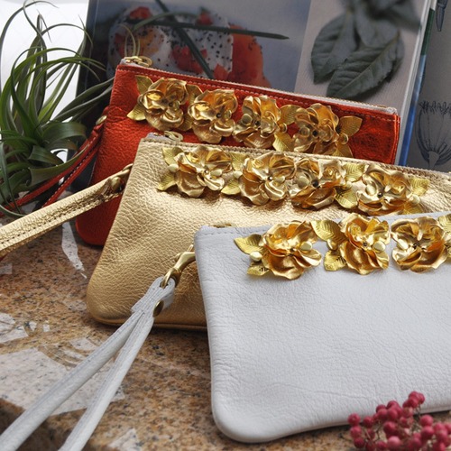 Annie Bukhman(アニー　バッカーマン） Roses Mae Pouch【Spice/ Gold/ White】