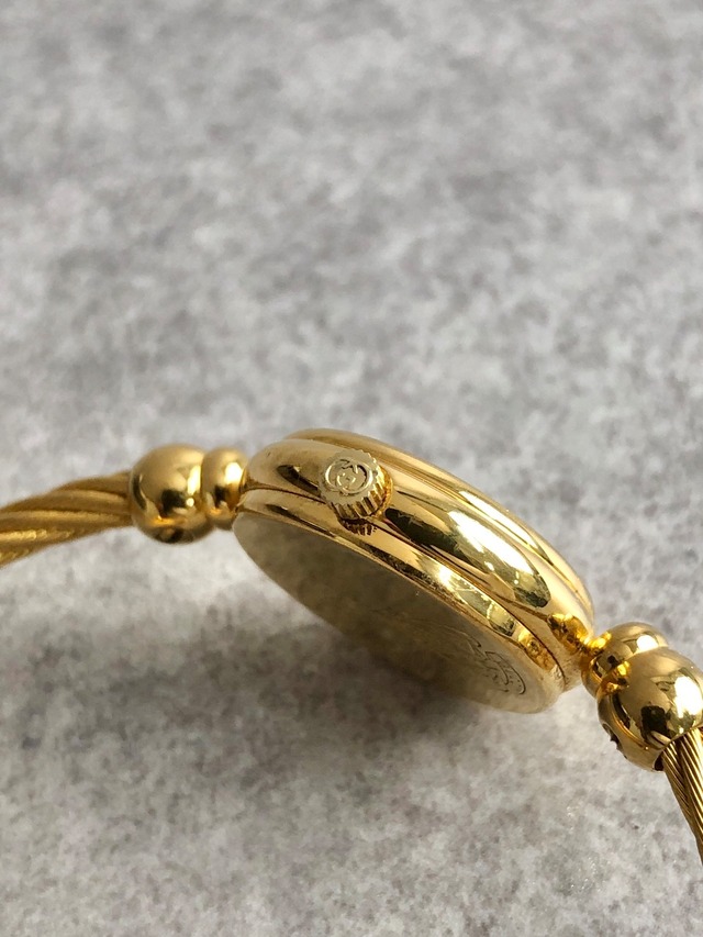 GUCCI グッチ 腕時計 ゴールド シェル ステンレススチール バングル 2700.2.L クウォーツ vintage ヴィンテージ オールド zxiigr