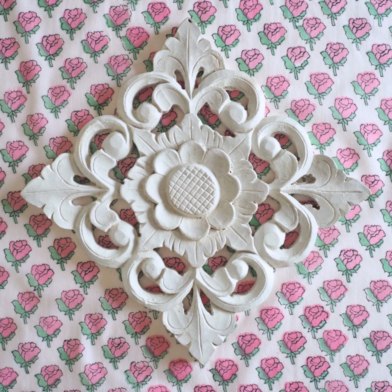 ブロックプリント生地【50cm単位】インド綿 小花柄 白×ピンク×グリーン #57729-WT2