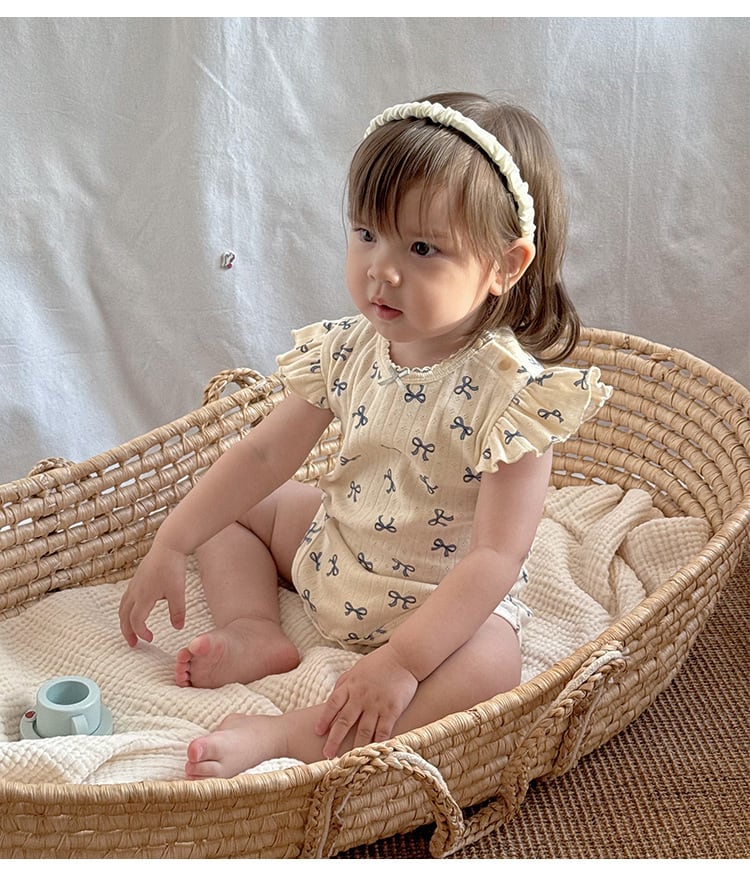 肩フリルリブ透かしコットンロンパース