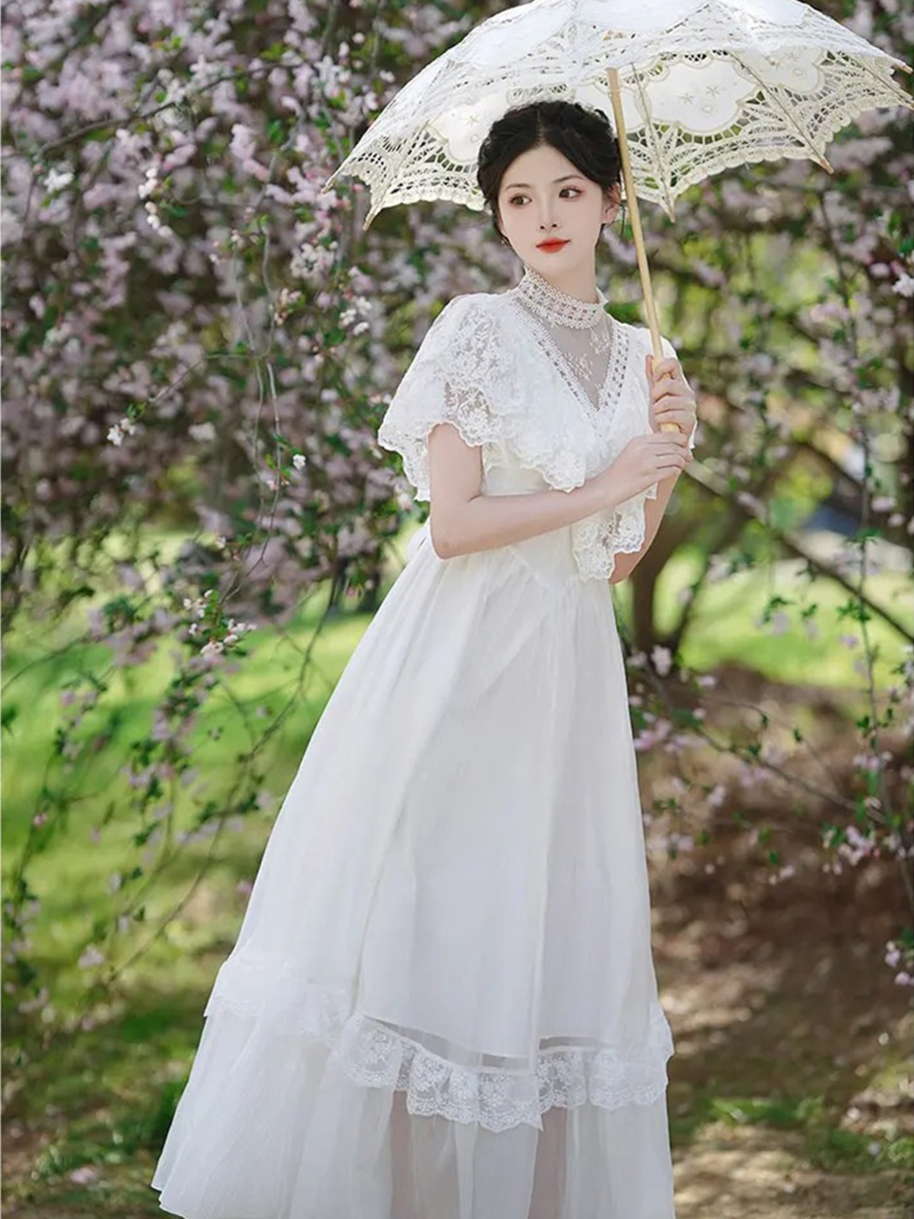 【0073】Lace High Neck Romantic Short Sleeve Dress